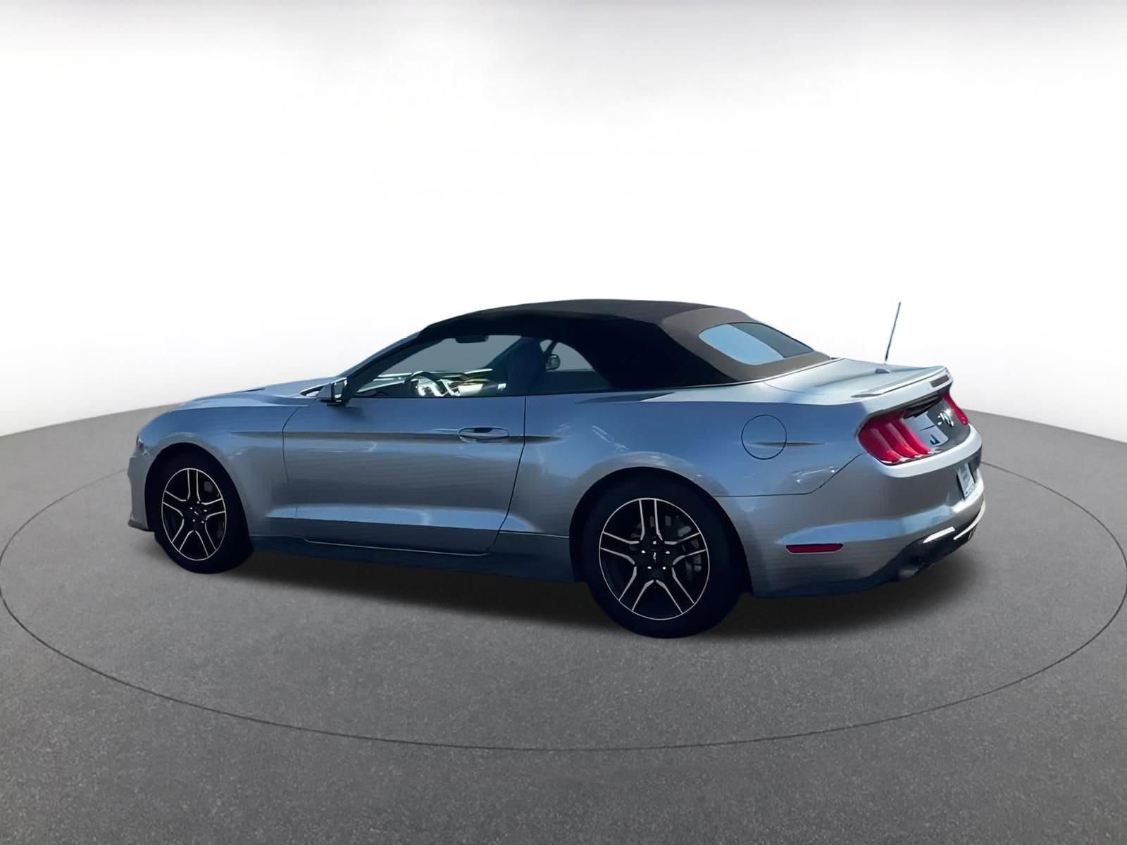 2023 Ford Mustang  5