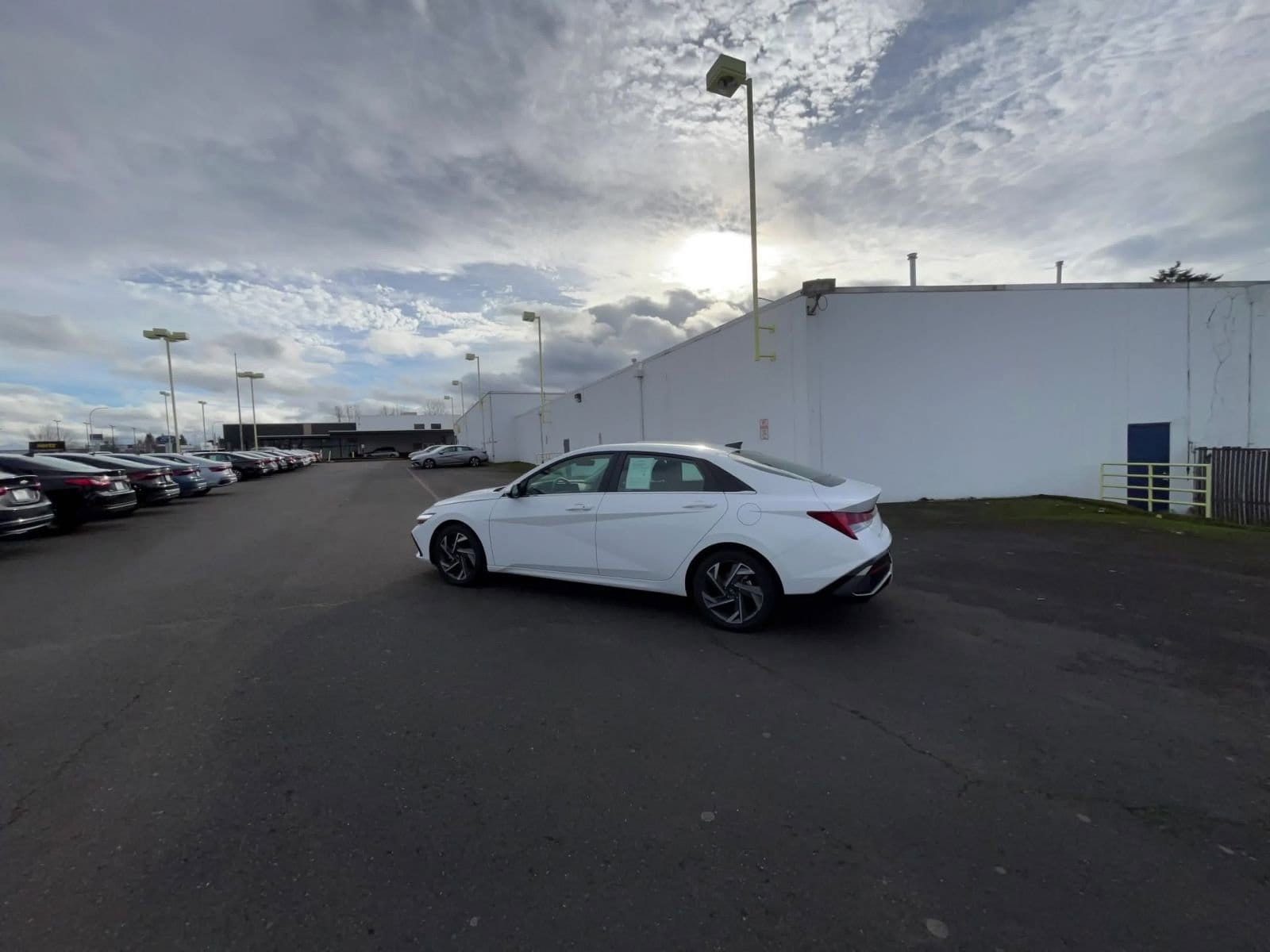 Thumbnail: 2025 Hyundai Elantra - 16