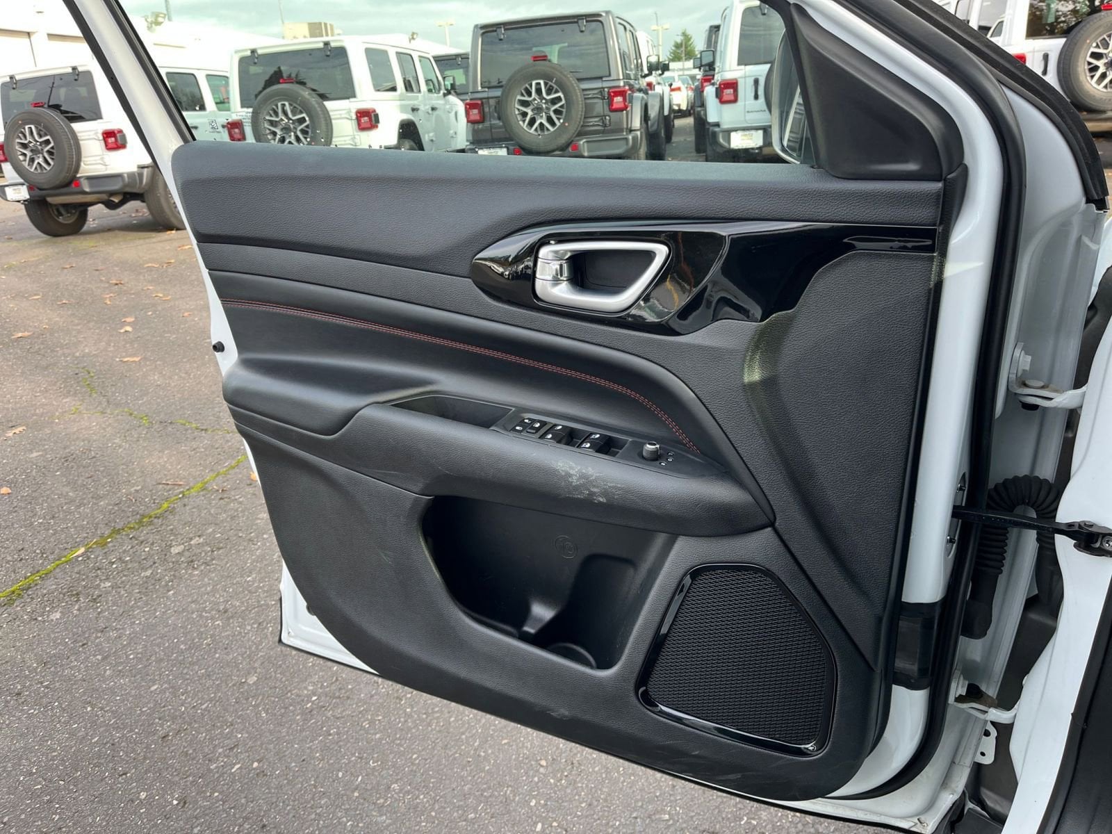 Thumbnail: 2025 Jeep Compass - 20