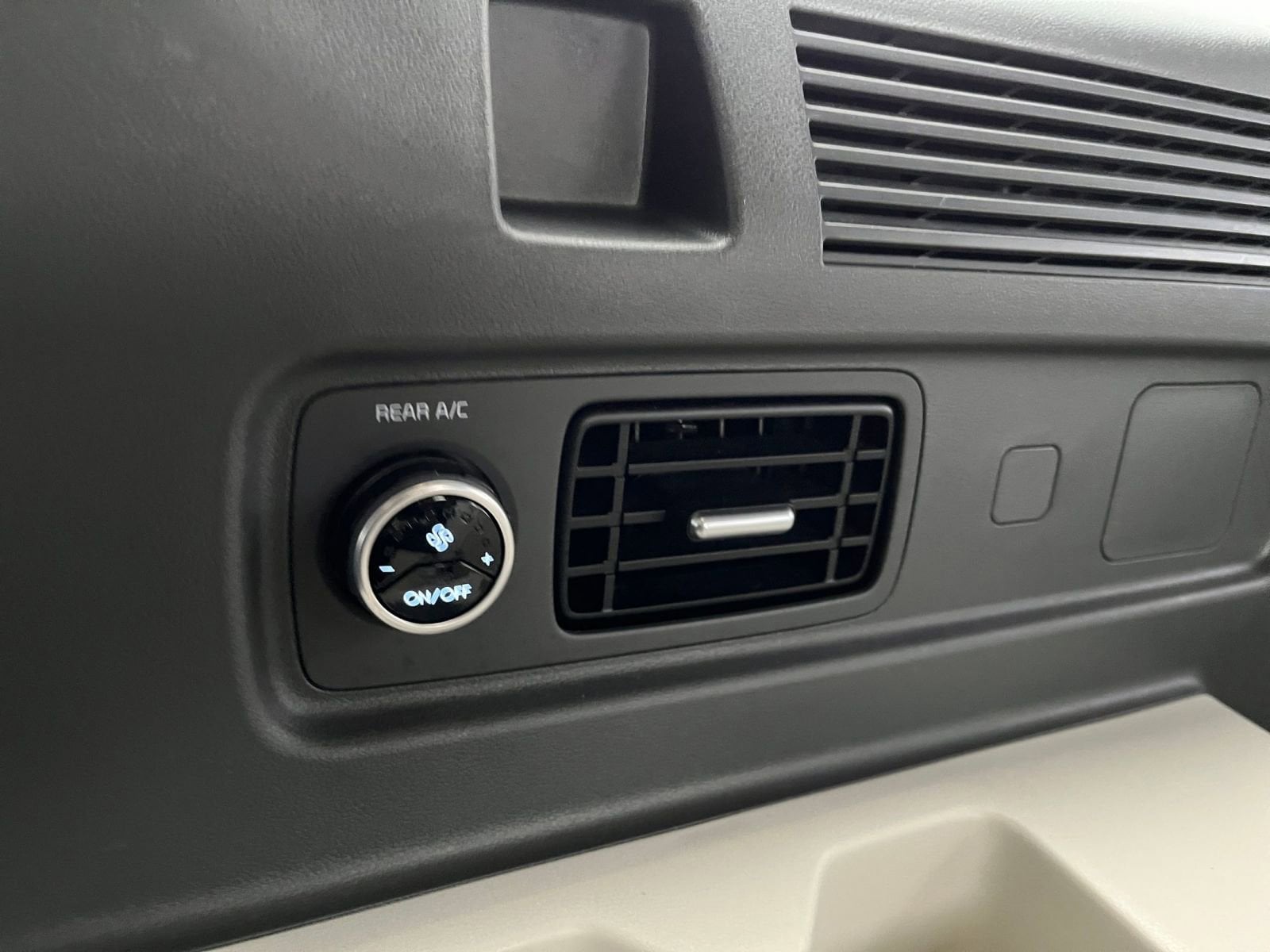 Thumbnail: 2025 Hyundai Santa Fe - 27