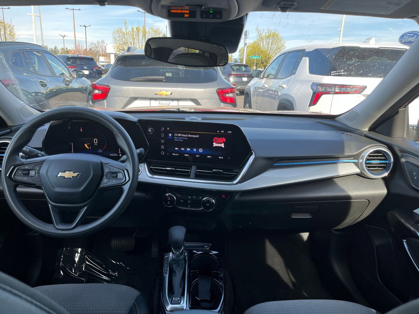 Thumbnail: 2025 Chevrolet Trax - 32