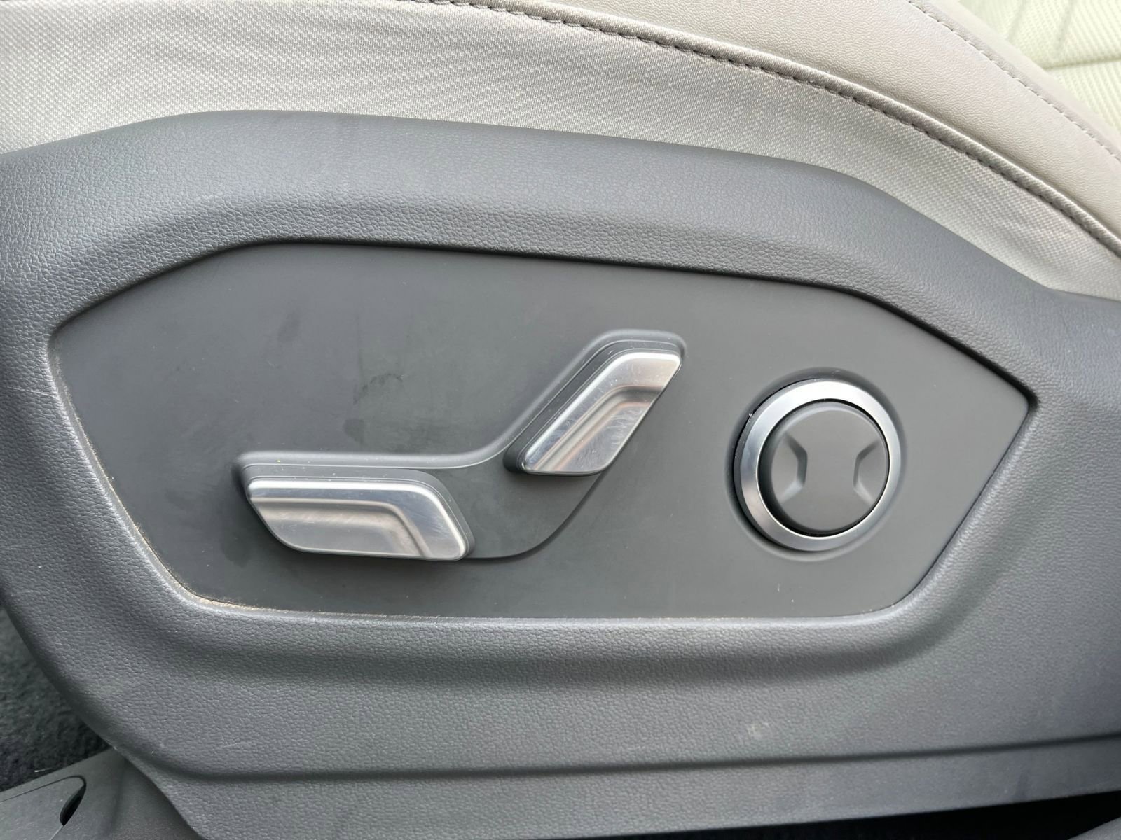 Thumbnail: 2025 Hyundai Santa Fe - 24