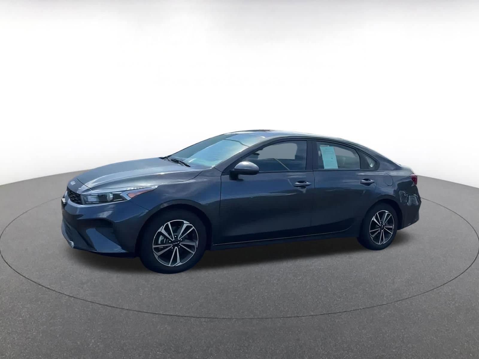 Thumbnail: 2024 Kia Forte - 10