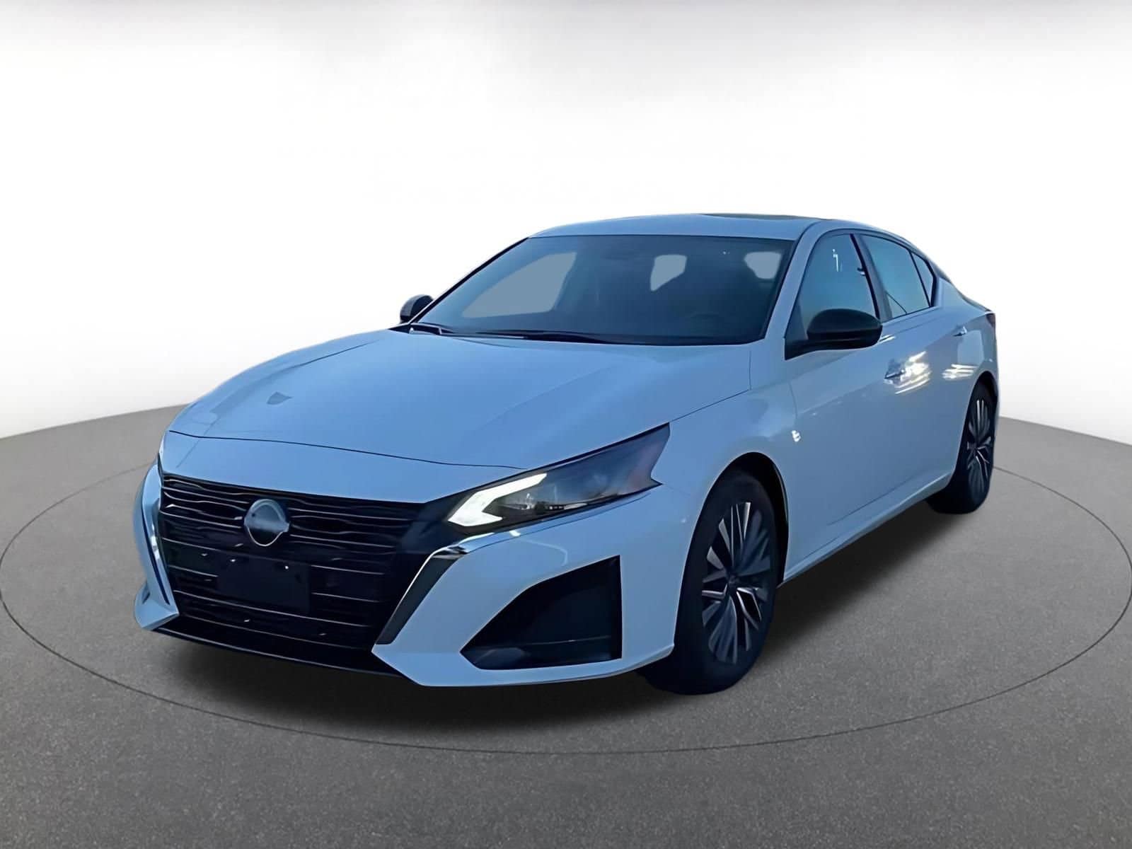 Thumbnail: 2025 Nissan Altima - 8