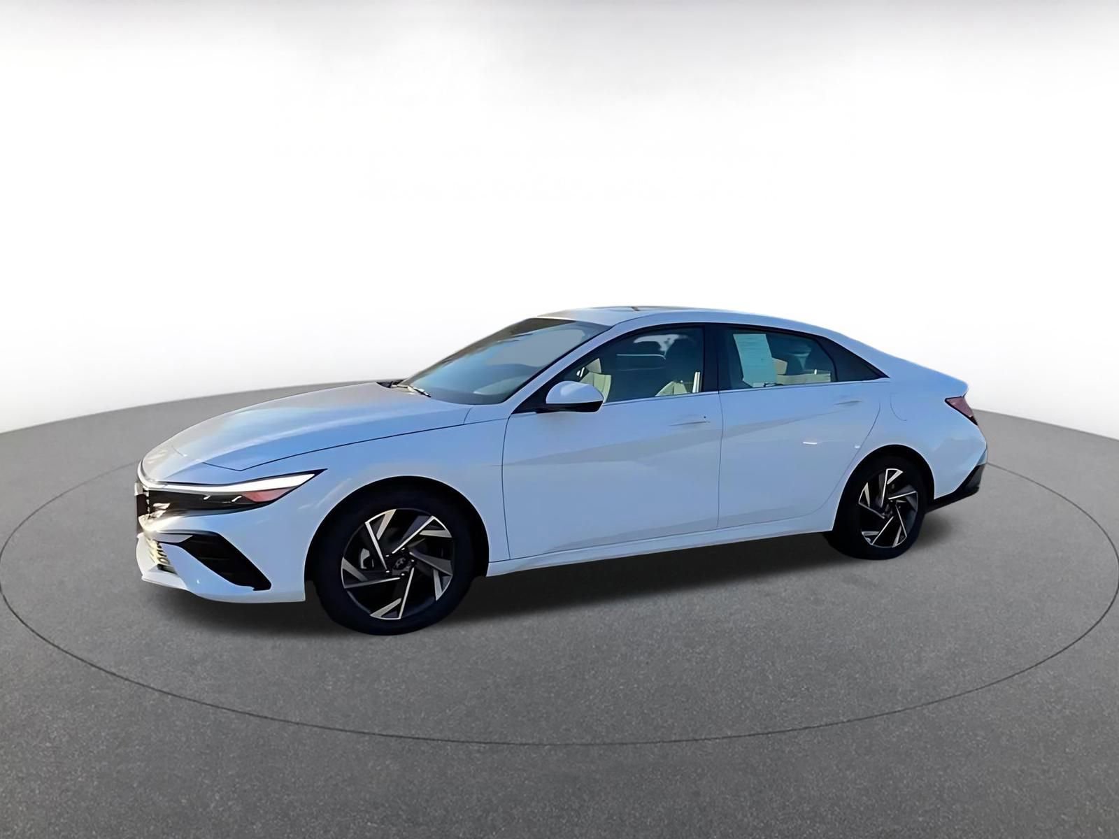 Thumbnail: 2025 Hyundai Elantra - 8