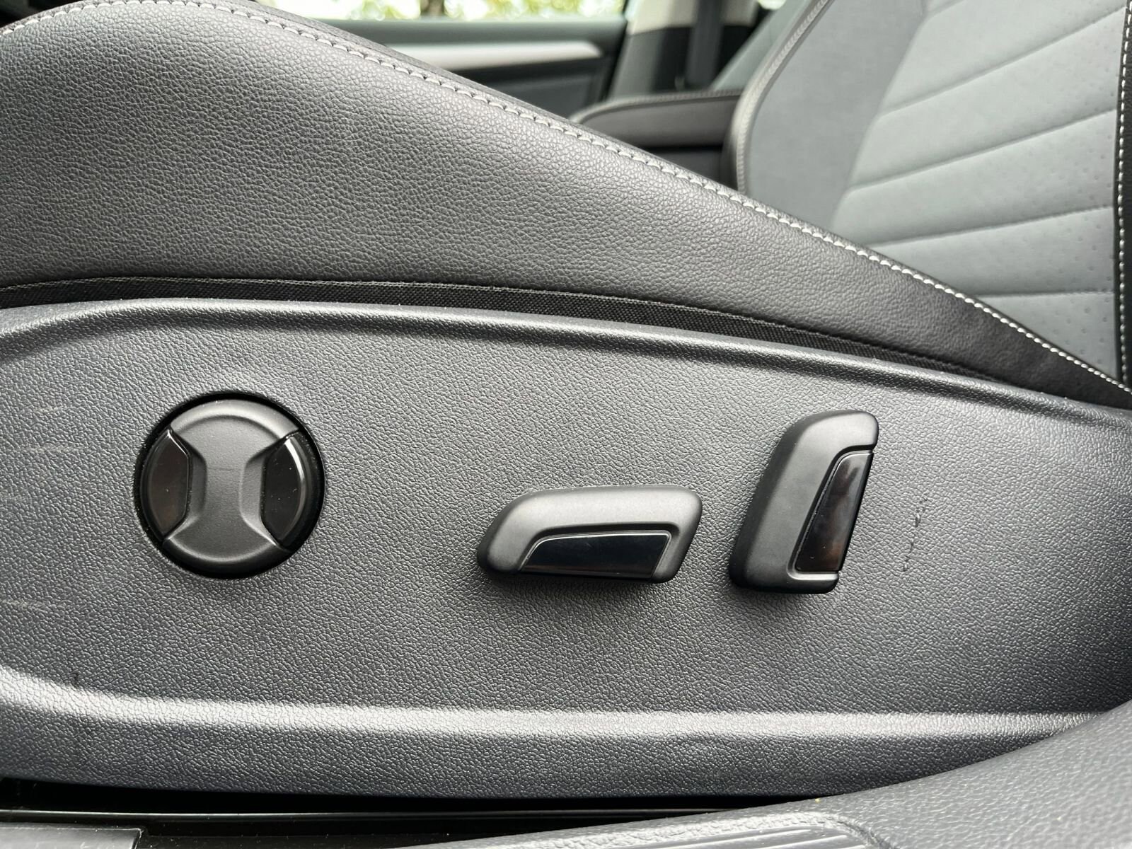 Thumbnail: 2025 Volkswagen Jetta - 23