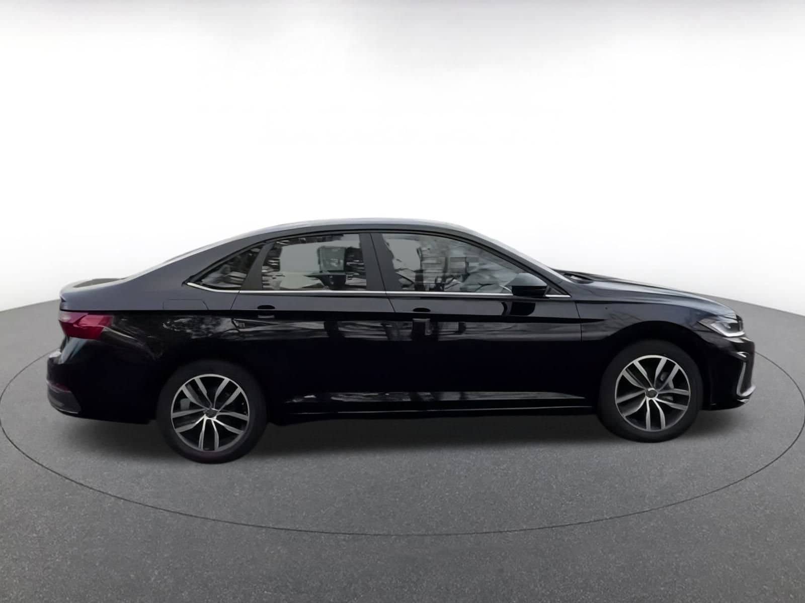 Thumbnail: 2025 Volkswagen Jetta - 16