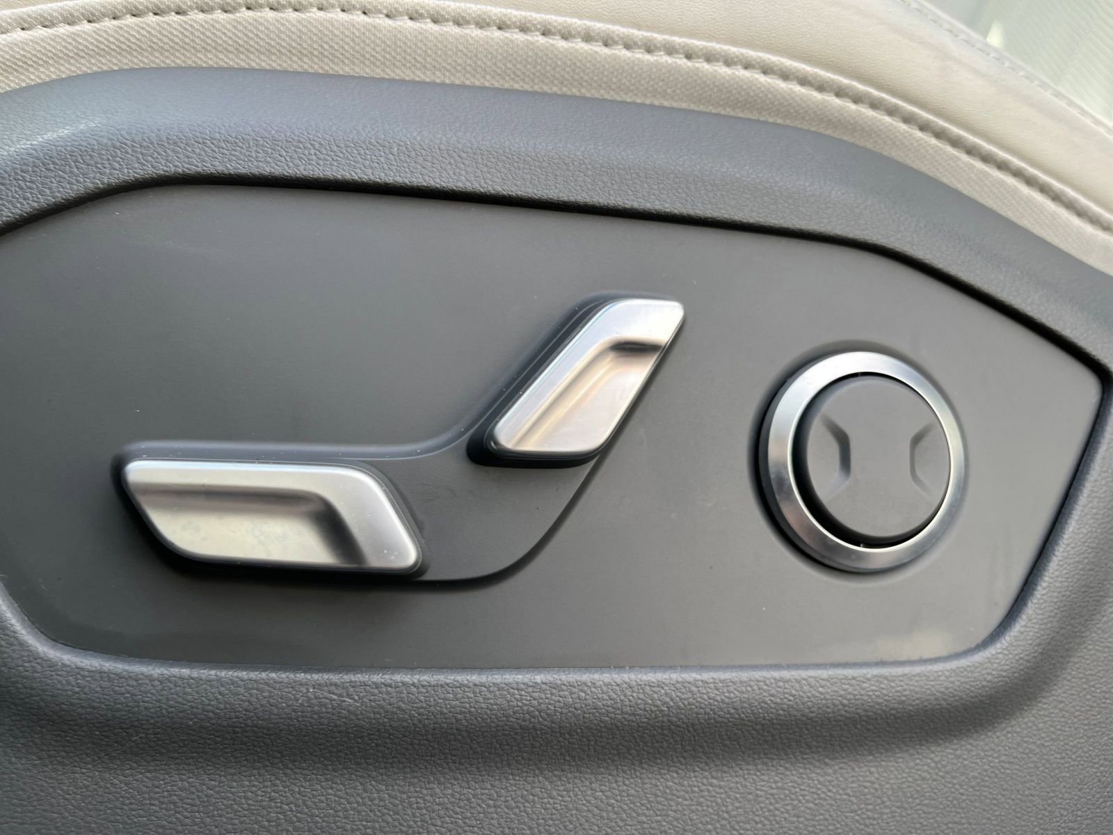 Thumbnail: 2025 Hyundai Santa Fe - 24