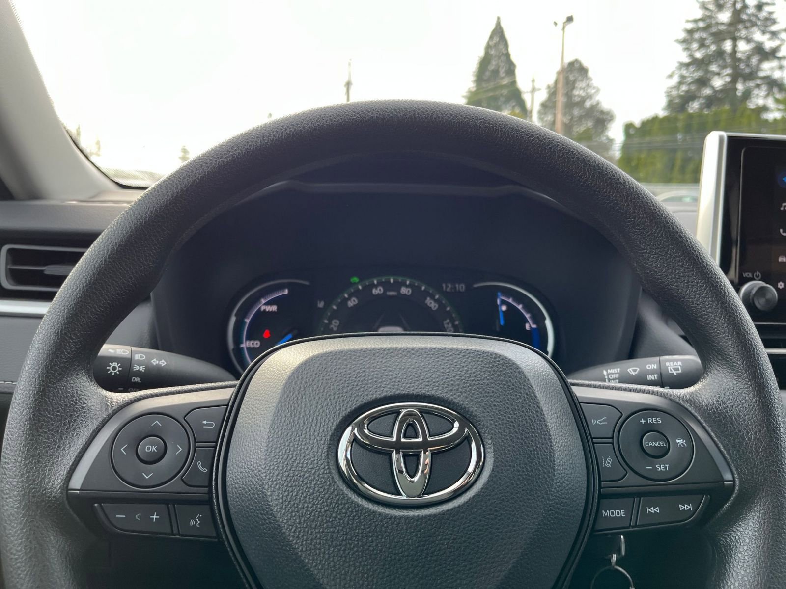 Thumbnail: 2025 Toyota RAV4 - 27