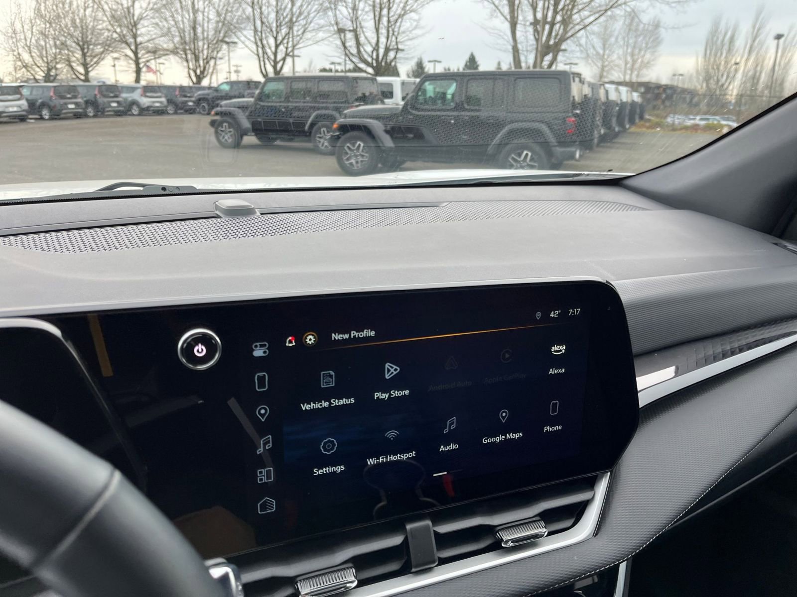 Thumbnail: 2025 Chevrolet Equinox - 18