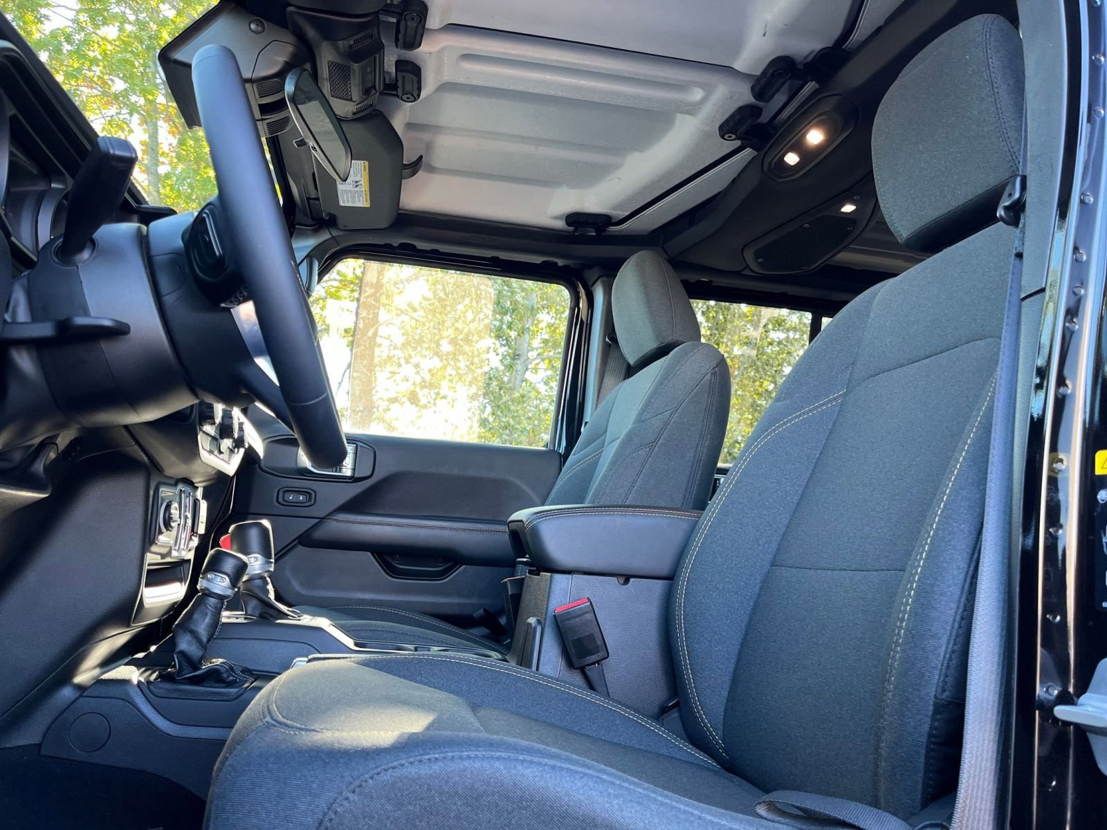 Thumbnail: 2025 Jeep Wrangler - 25