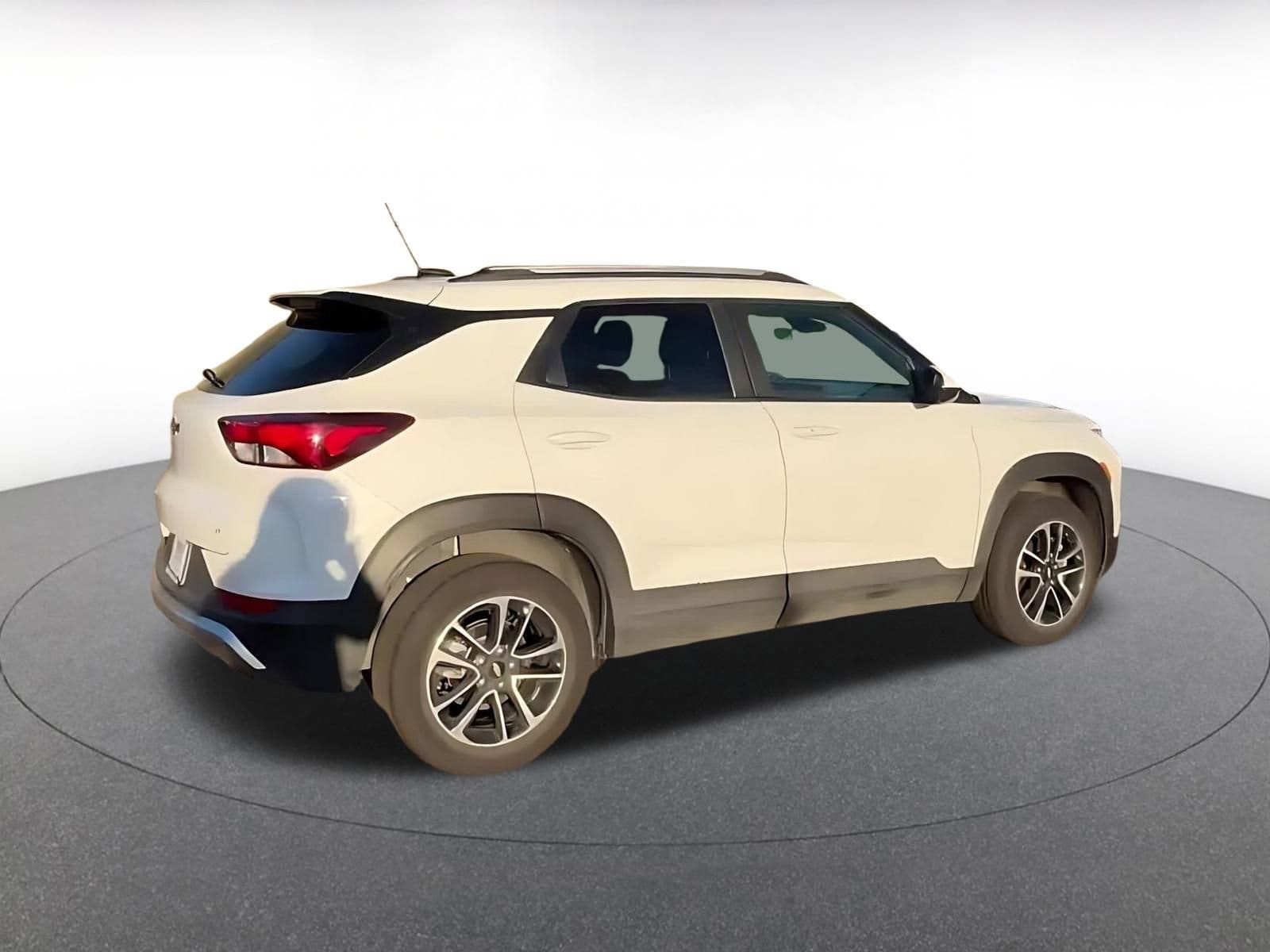 Thumbnail: 2025 Chevrolet TrailBlazer - 12