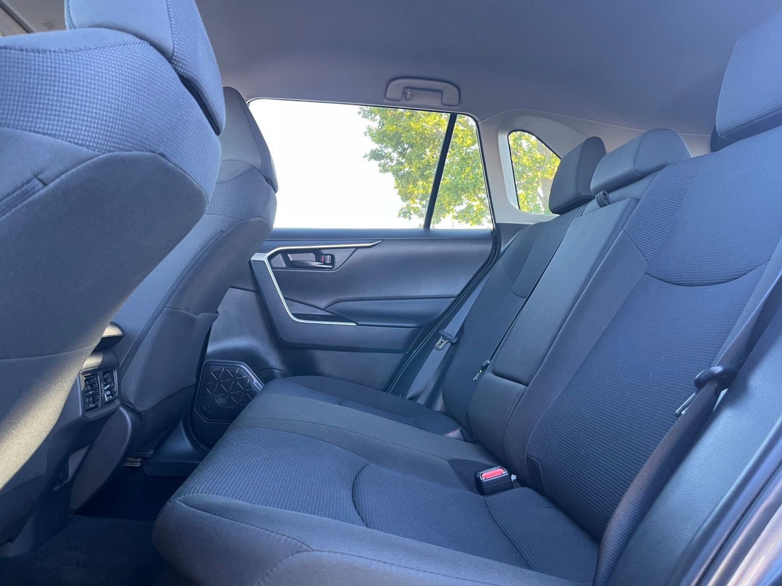 Thumbnail: 2025 Toyota RAV4 - 27