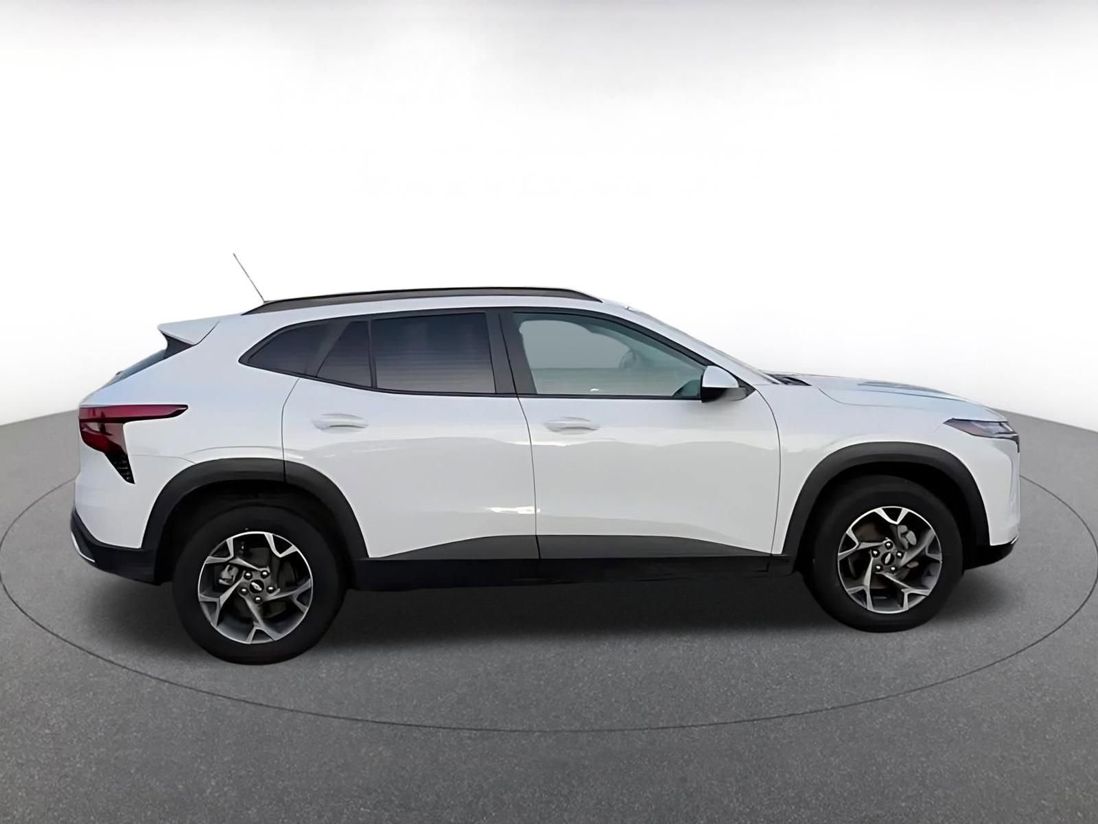 Thumbnail: 2025 Chevrolet Trax - 14