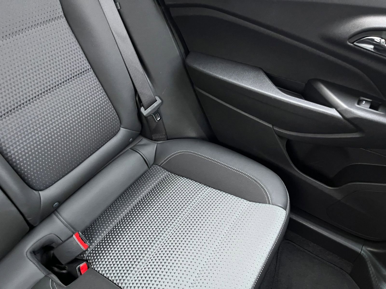 Thumbnail: 2025 Chevrolet Trax - 35