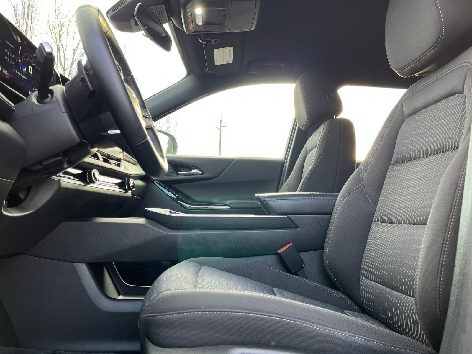 Thumbnail: 2025 Chevrolet Equinox - 25