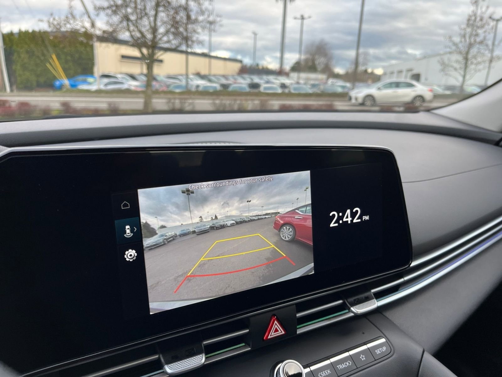 Thumbnail: 2025 Hyundai Elantra - 17