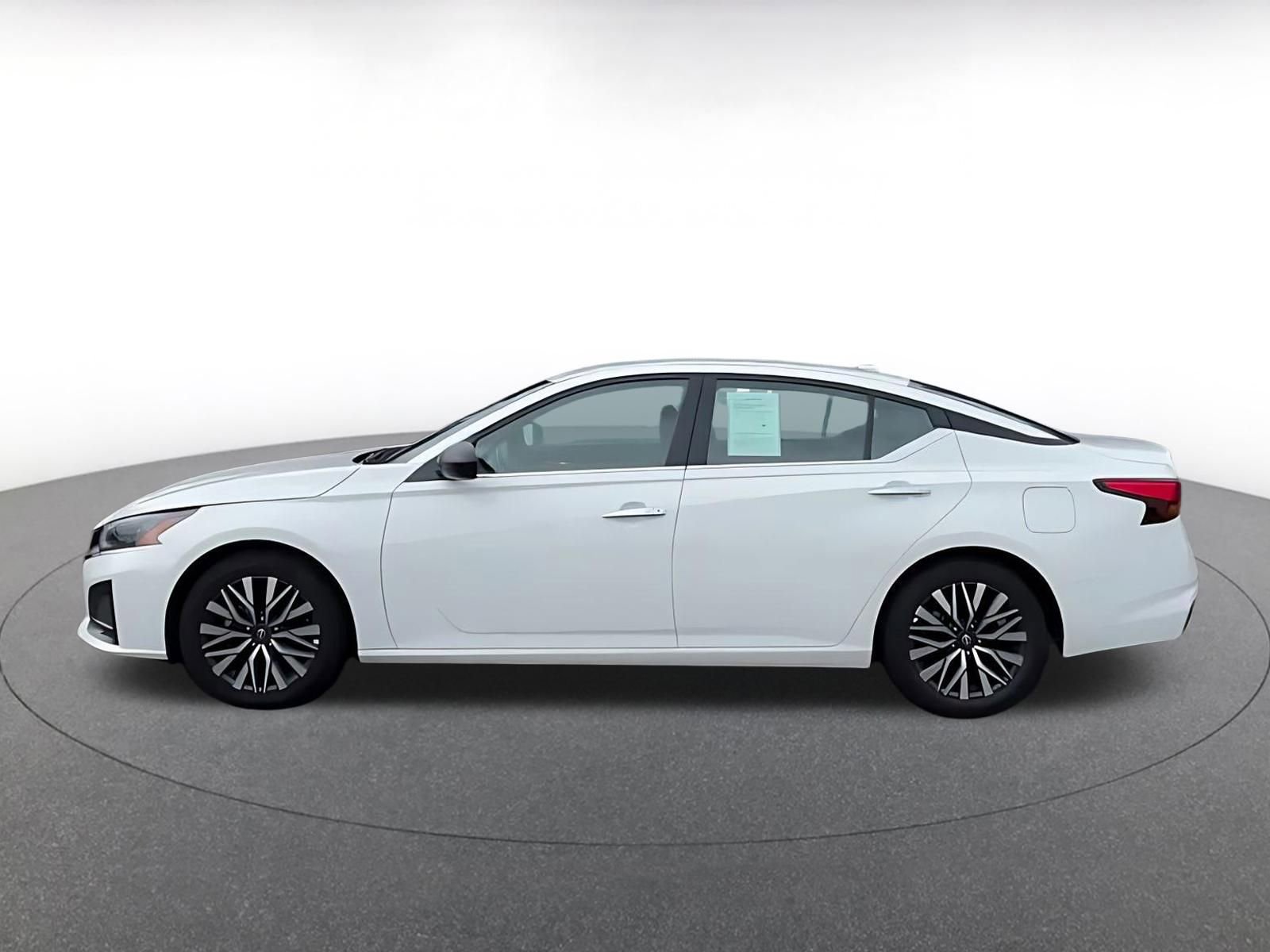 Thumbnail: 2025 Nissan Altima - 10