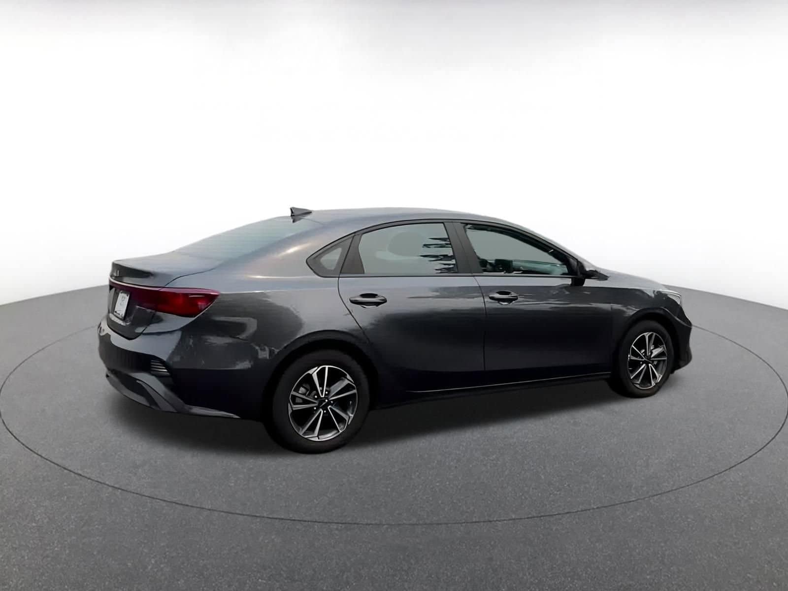 Thumbnail: 2024 Kia Forte - 14
