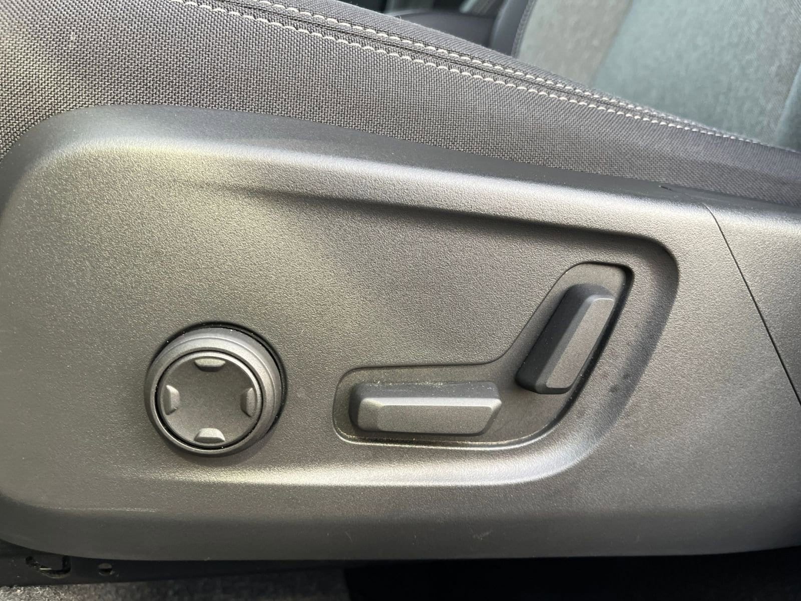 Thumbnail: 2024 Volvo XC40 - 30