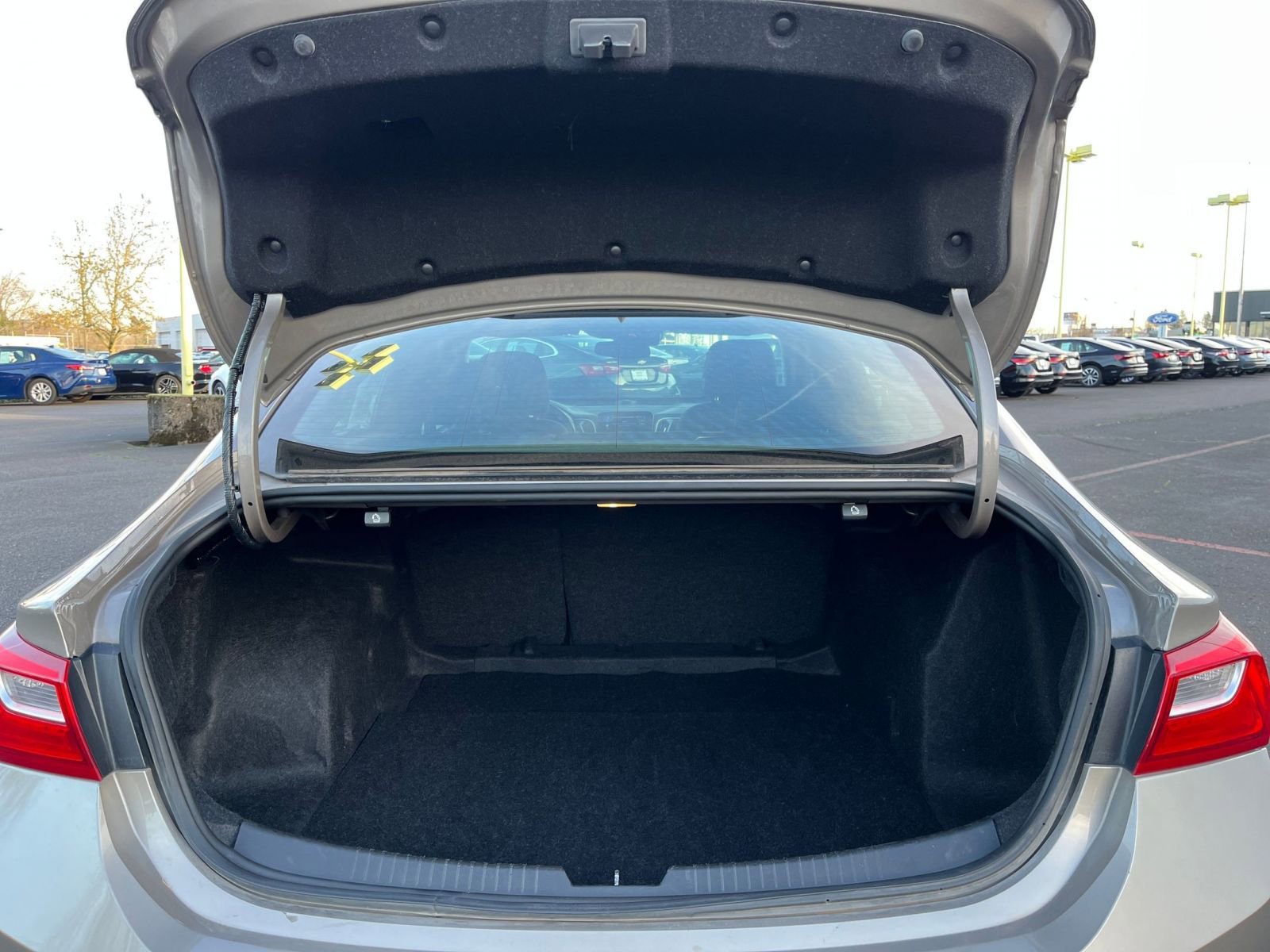 Thumbnail: 2023 Chevrolet Malibu - 30