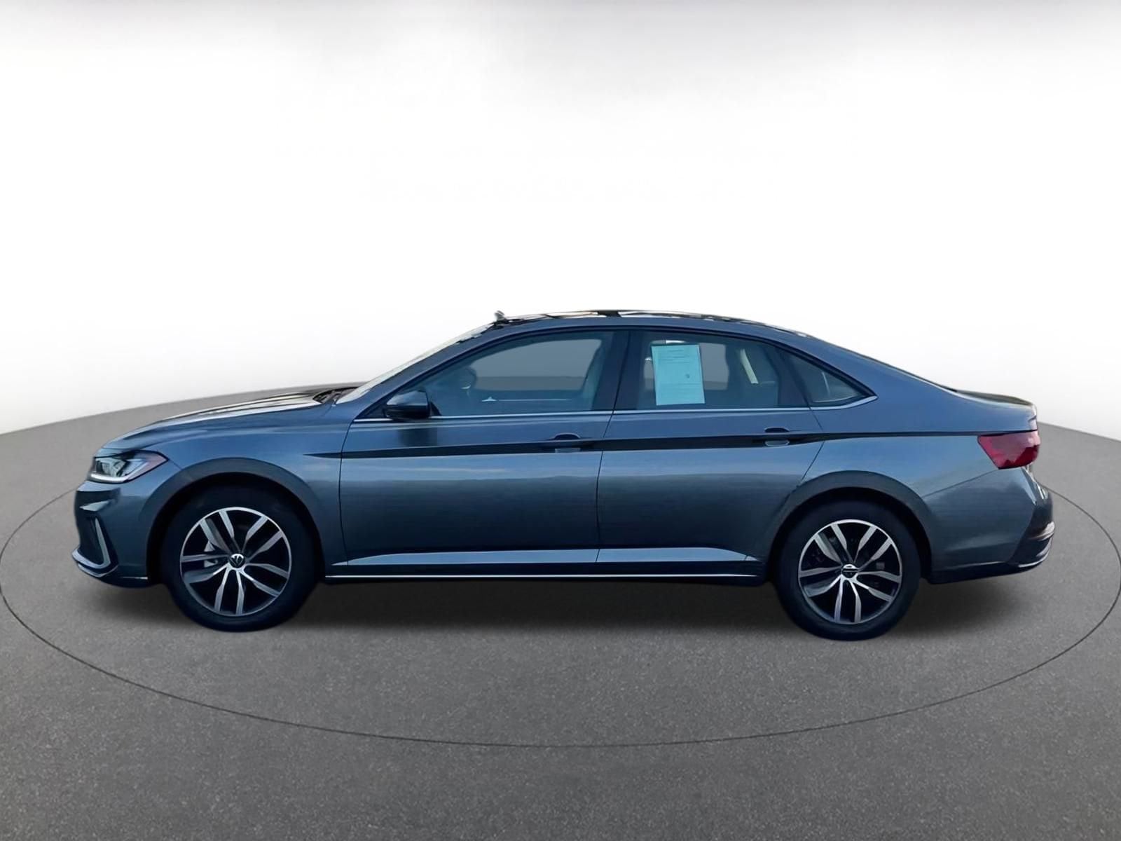 Thumbnail: 2025 Volkswagen Jetta - 12