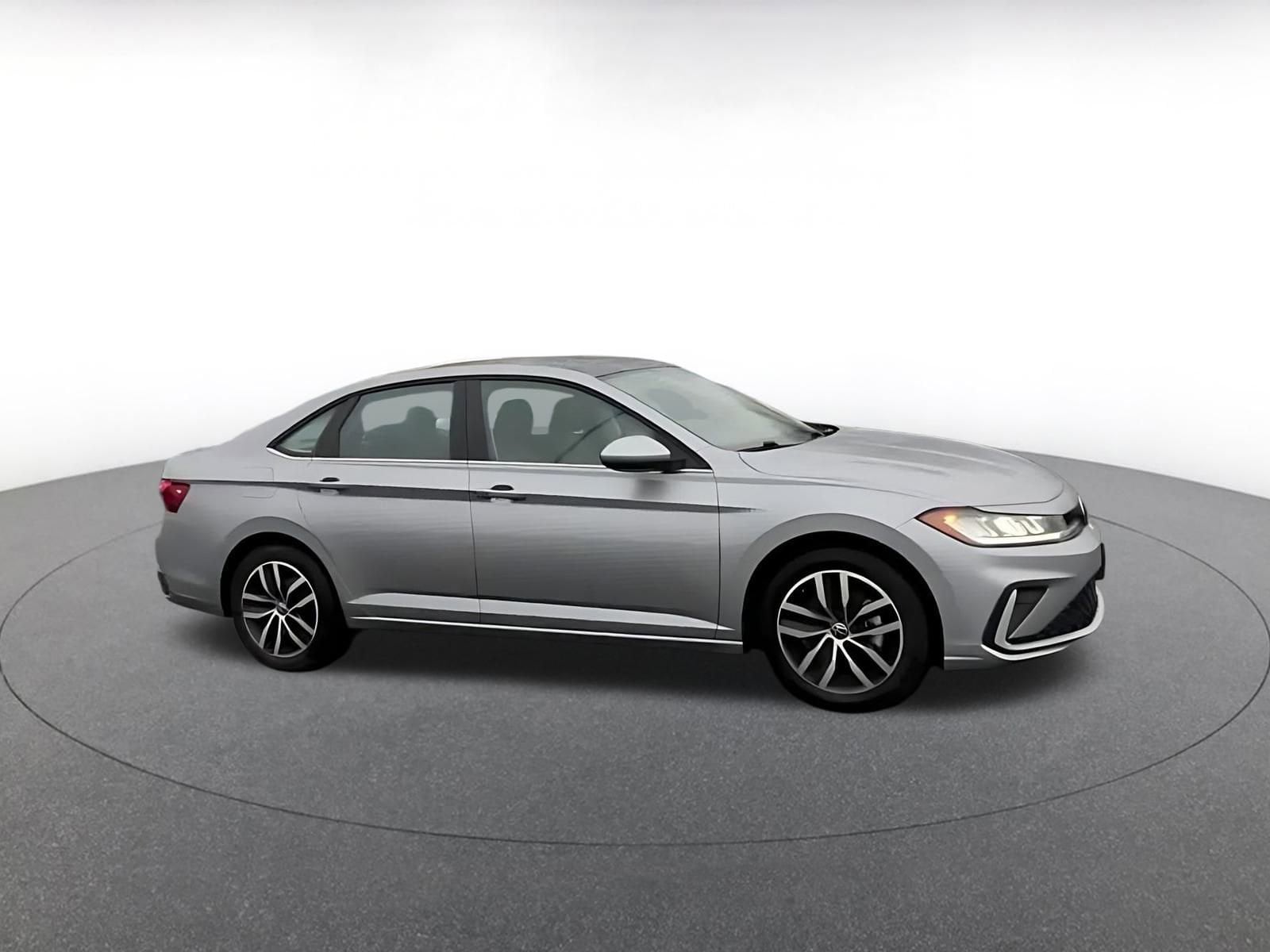 Thumbnail: 2025 Volkswagen Jetta - 2