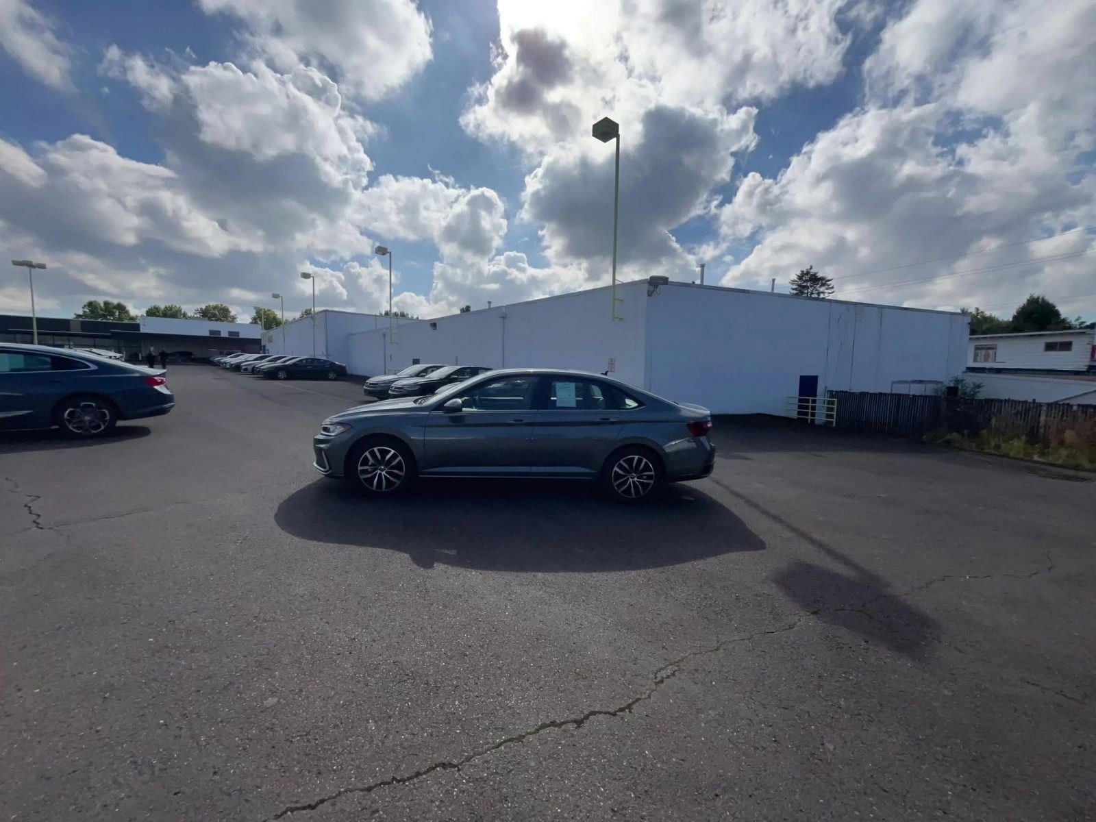 Thumbnail: 2025 Volkswagen Jetta - 16