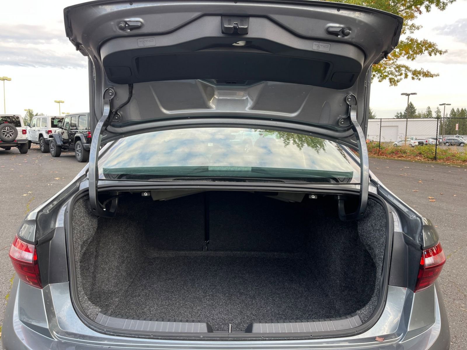 Thumbnail: 2025 Volkswagen Jetta - 31