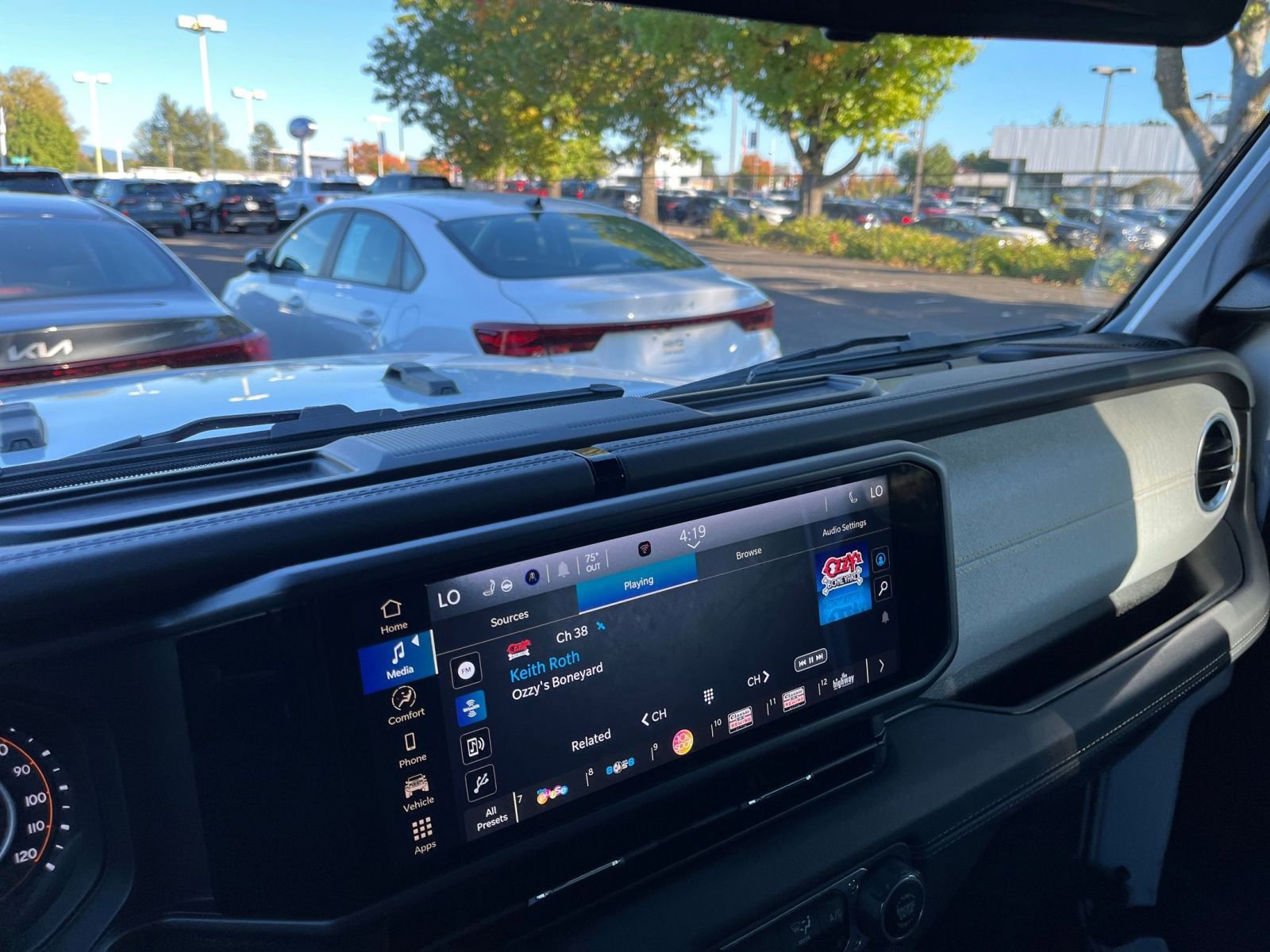 Thumbnail: 2025 Jeep Wrangler - 18