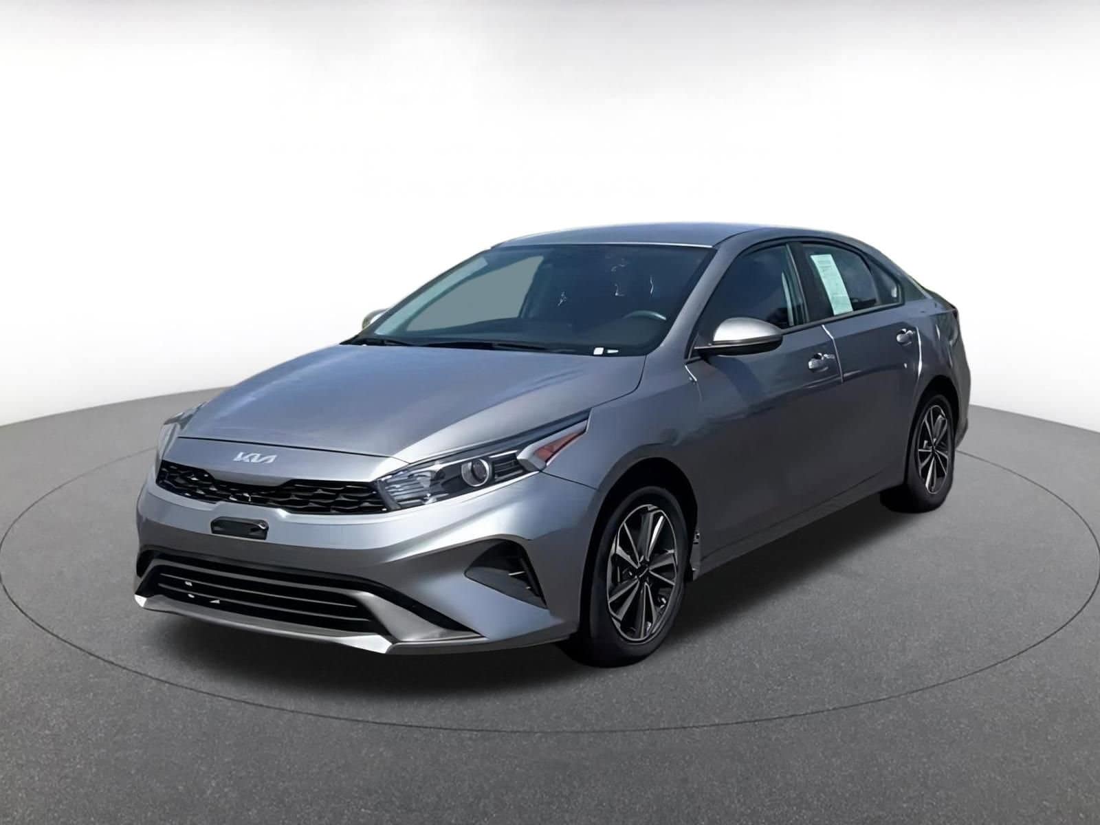 Thumbnail: 2023 Kia Forte - 9