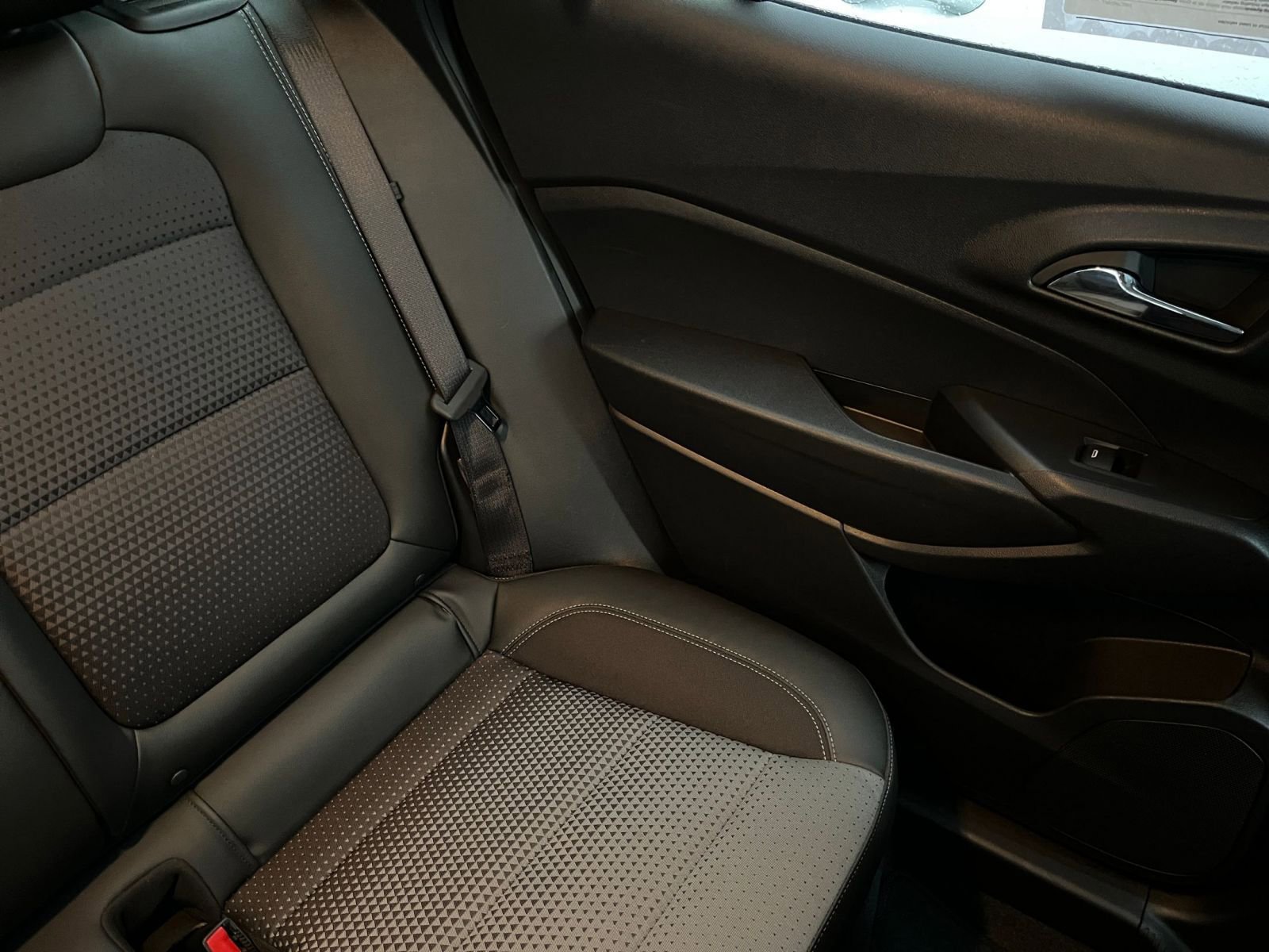 Thumbnail: 2025 Chevrolet Trax - 35