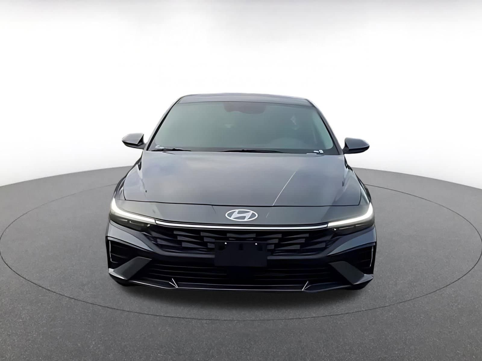 Thumbnail: 2025 Hyundai Elantra - 4