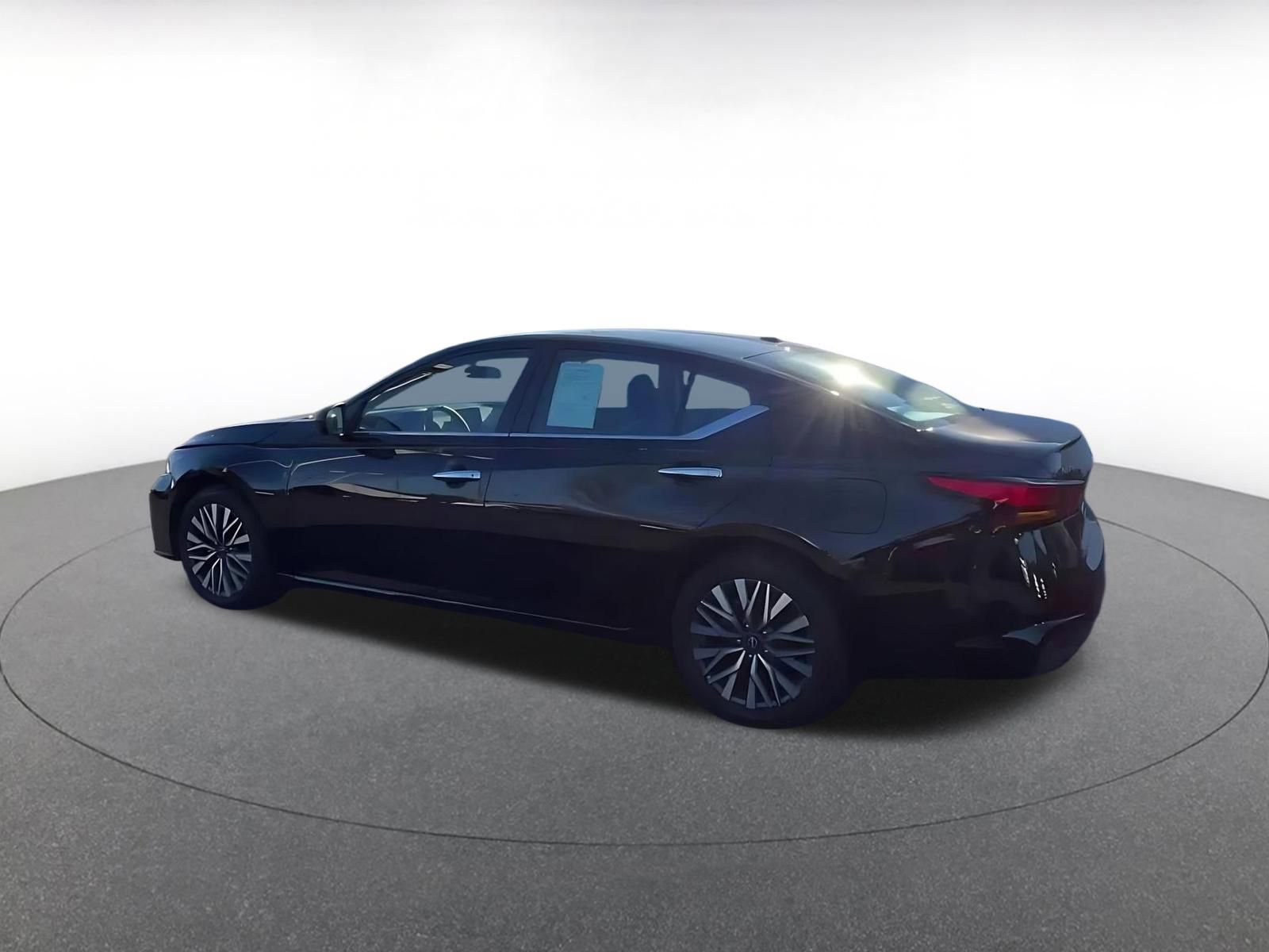 Thumbnail: 2025 Nissan Altima - 11