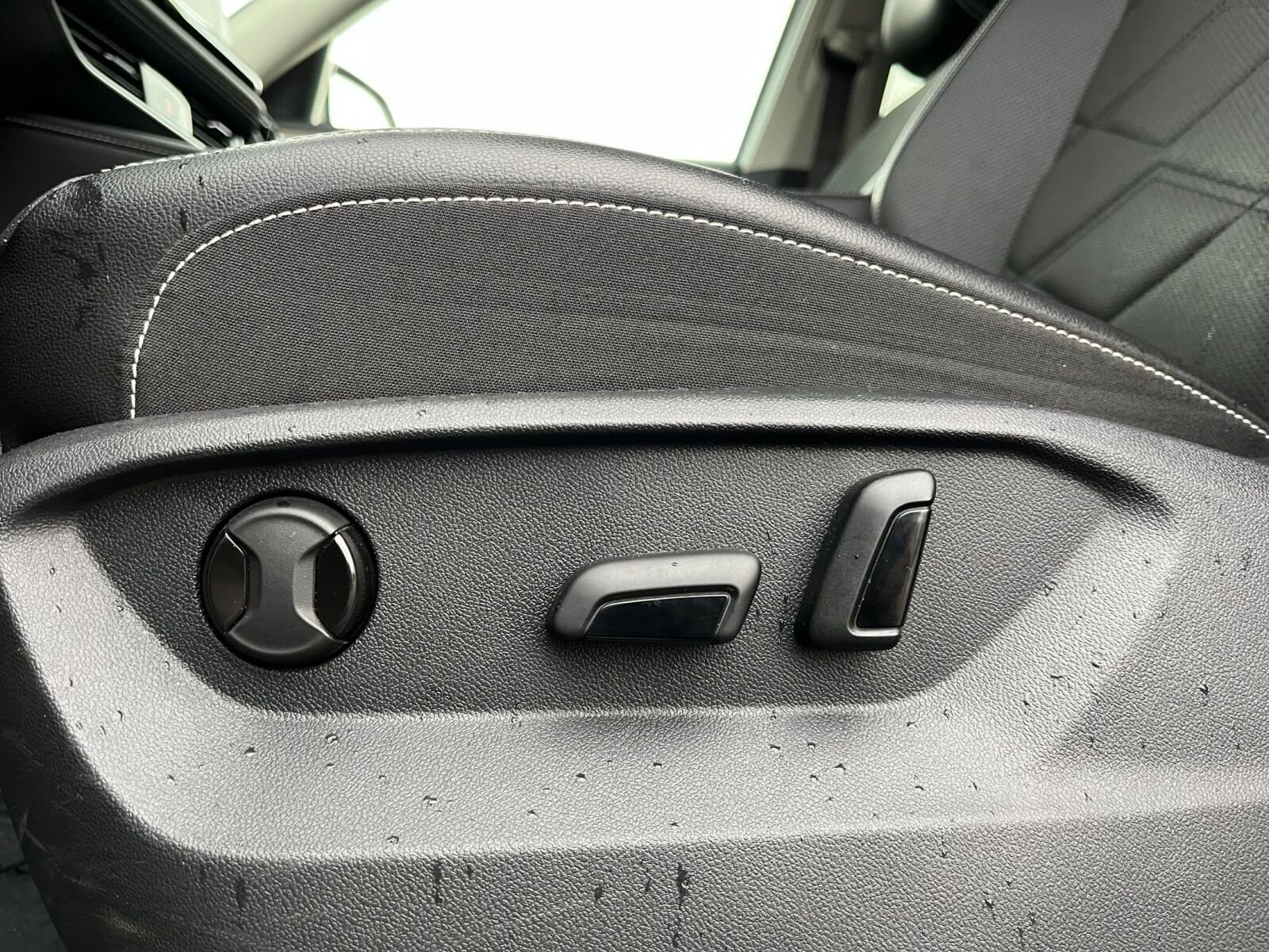 Thumbnail: 2025 Volkswagen Atlas - 24