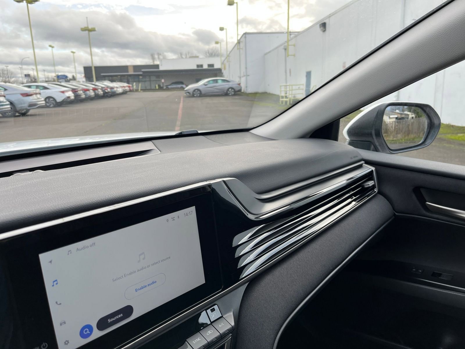 Thumbnail: 2025 Toyota Camry - 33