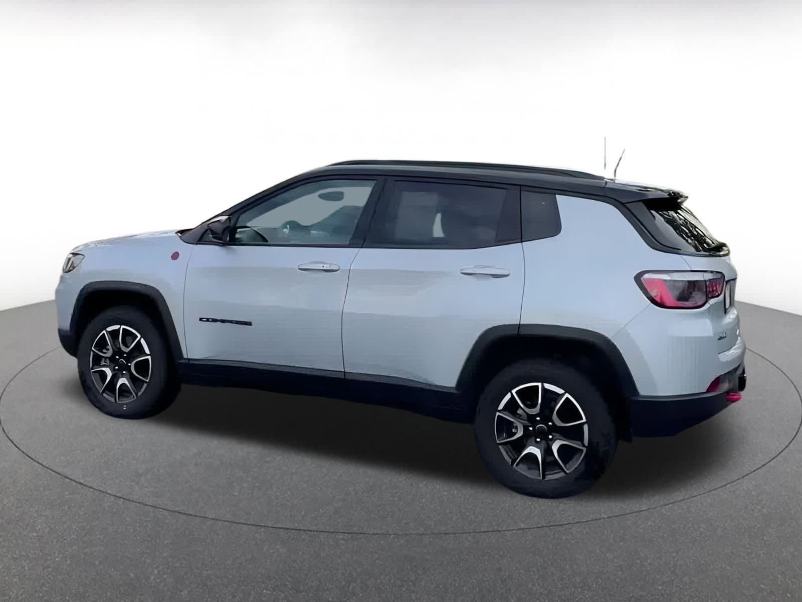 Thumbnail: 2025 Jeep Compass - 9
