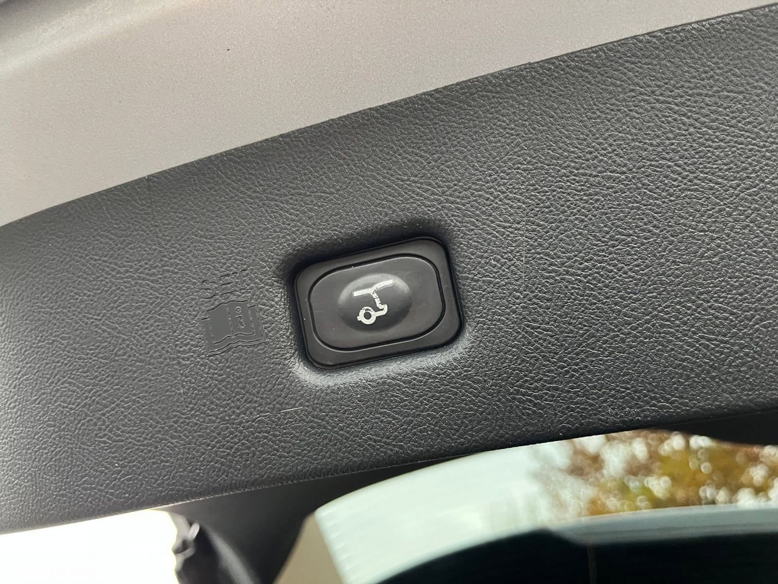 Thumbnail: 2023 Lincoln Nautilus - 24