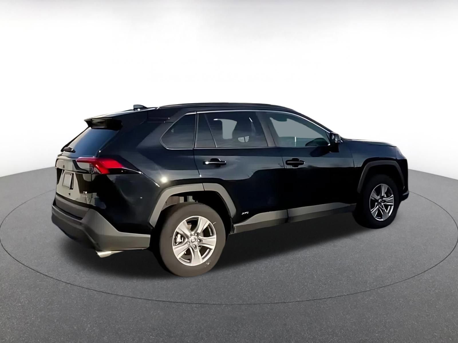 Thumbnail: 2025 Toyota RAV4 - 11