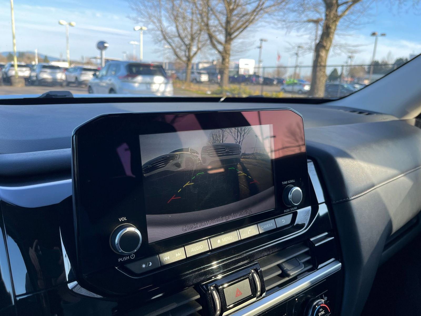 Thumbnail: 2025 Nissan Pathfinder - 25