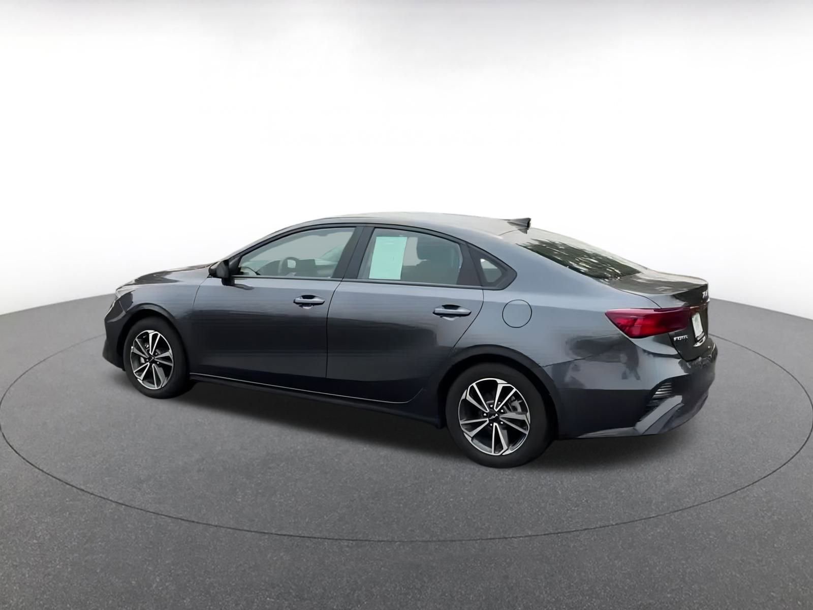 Thumbnail: 2024 Kia Forte - 10