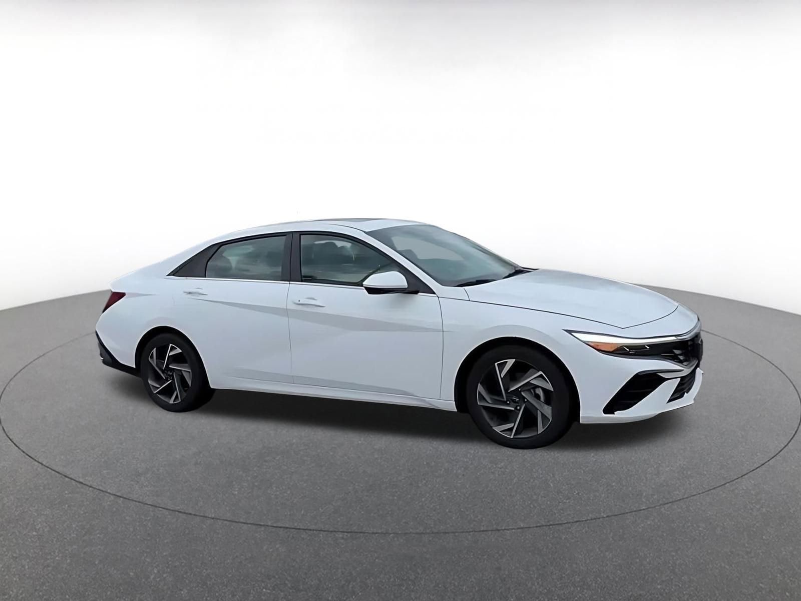 Thumbnail: 2025 Hyundai Elantra - 2