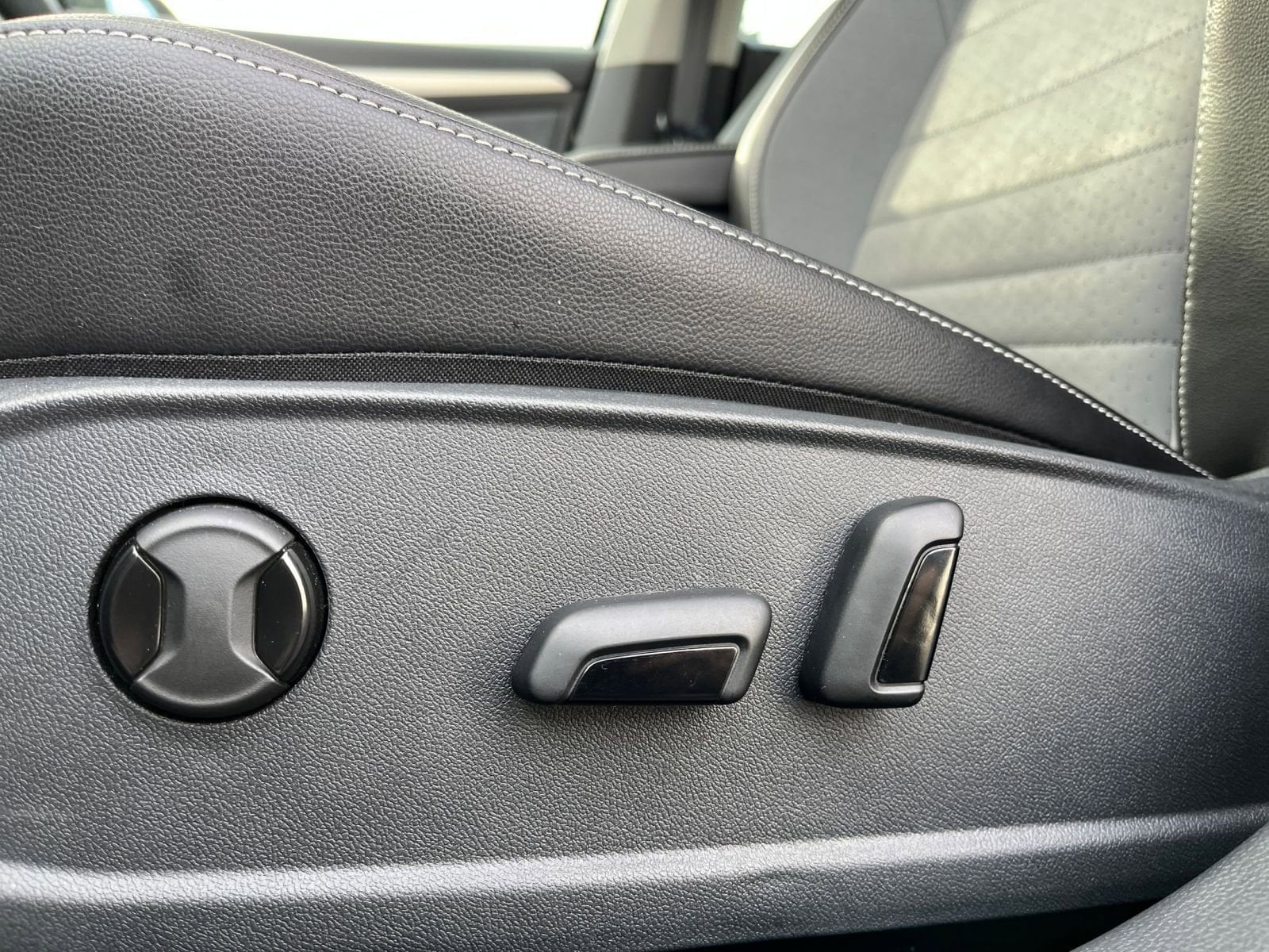 Thumbnail: 2025 Volkswagen Jetta - 23