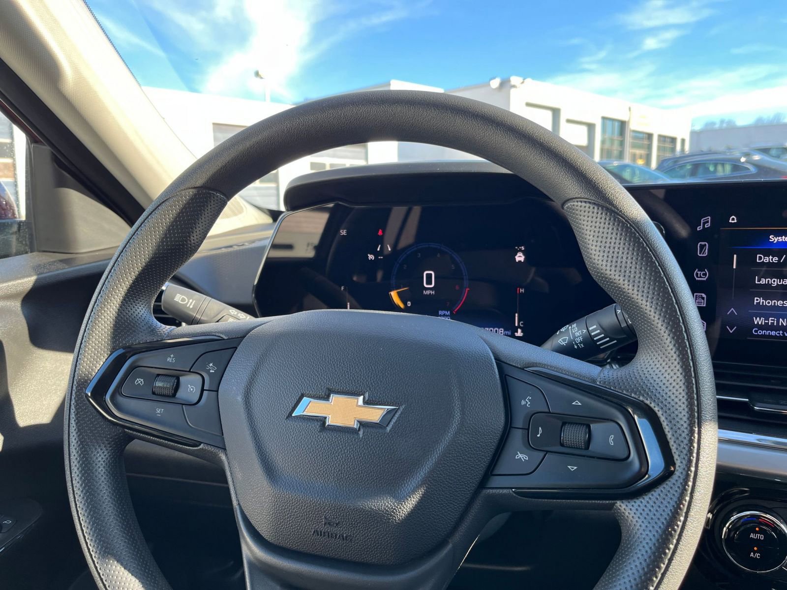 Thumbnail: 2025 Chevrolet Trax - 25