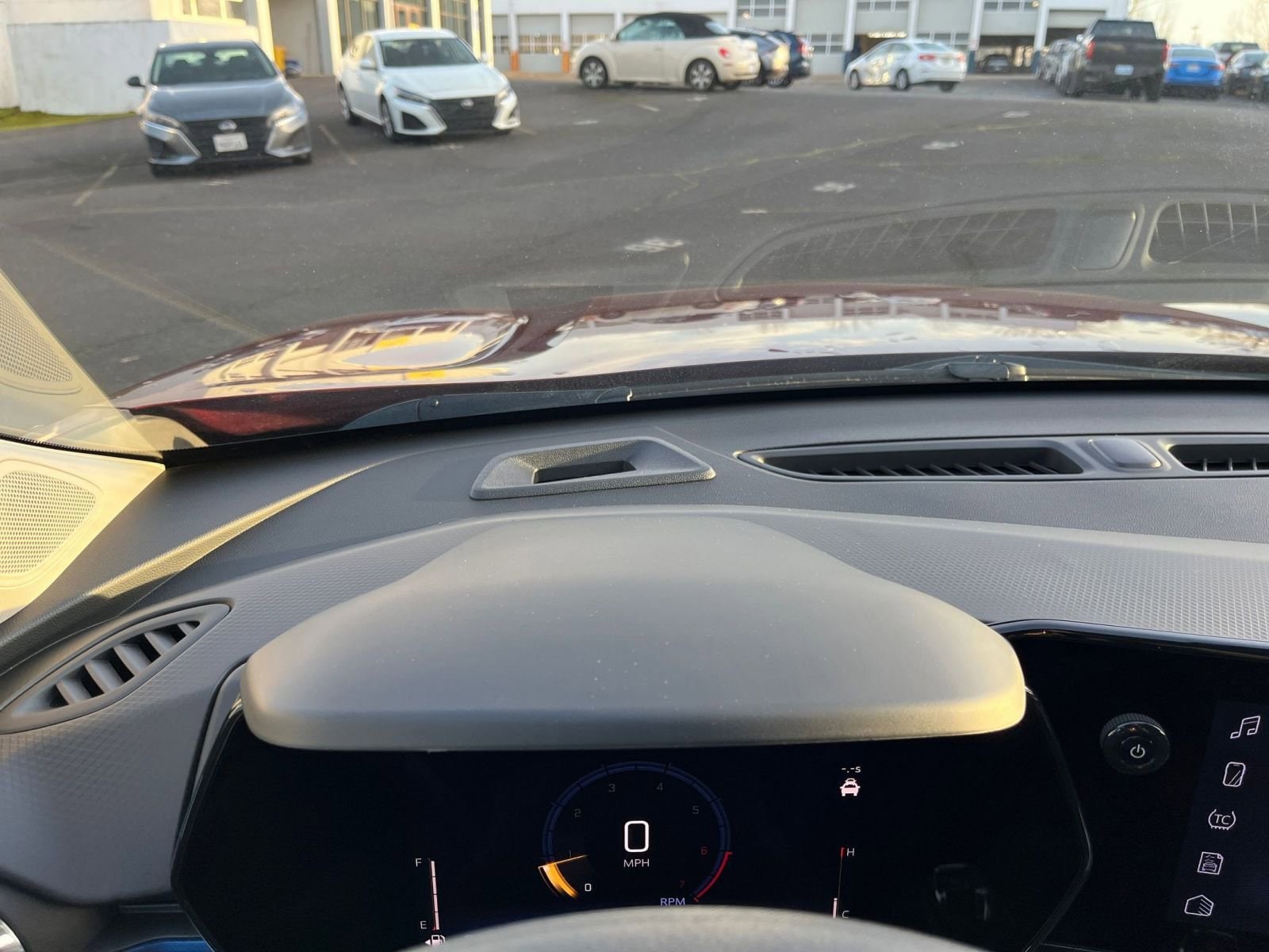 Thumbnail: 2025 Chevrolet Trax - 32