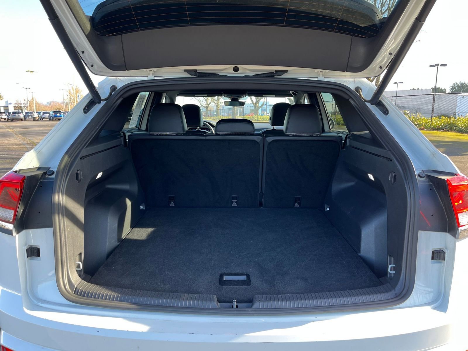 Thumbnail: 2024 Volkswagen Atlas - 33