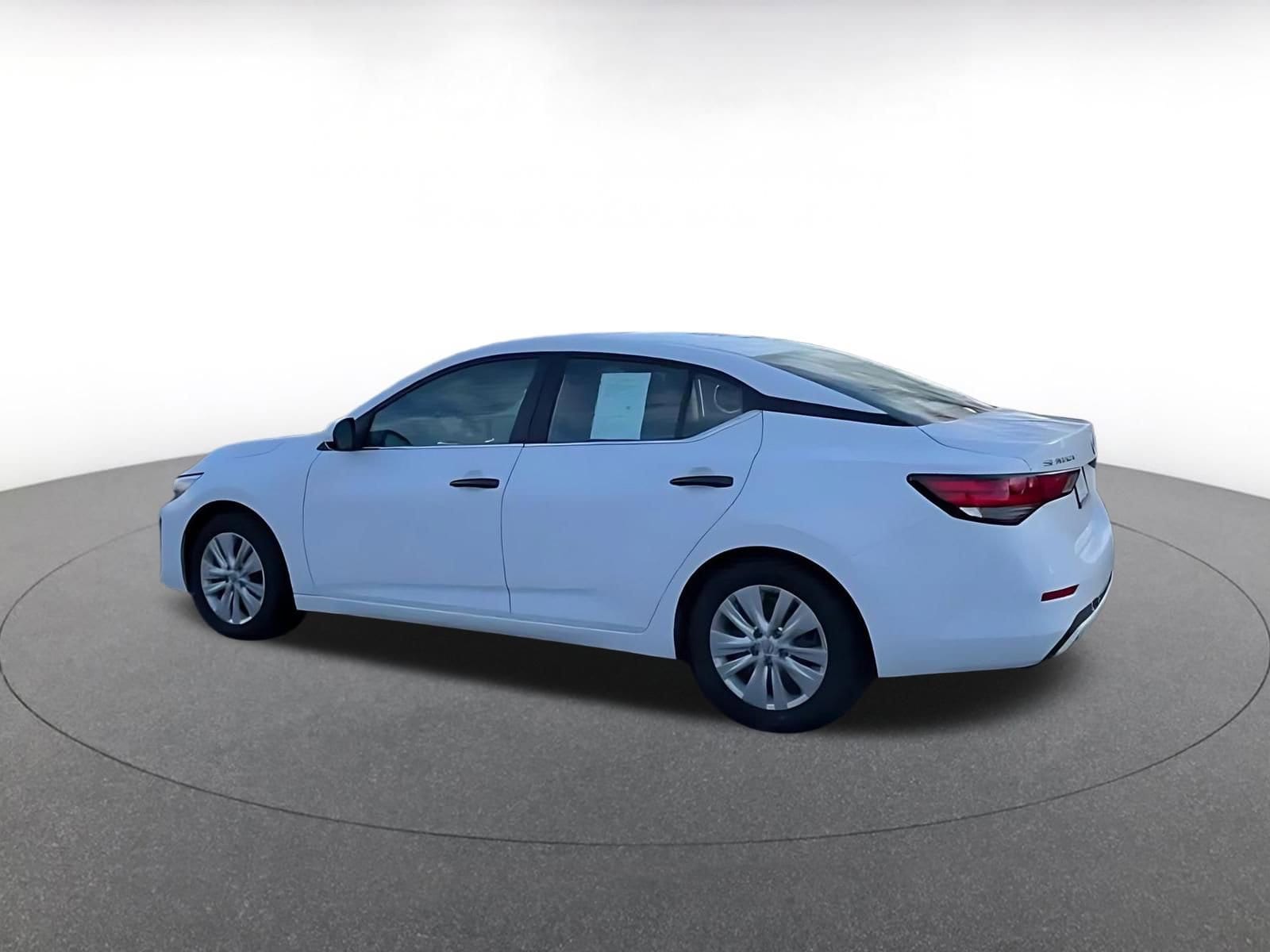 Thumbnail: 2025 Nissan Sentra - 10