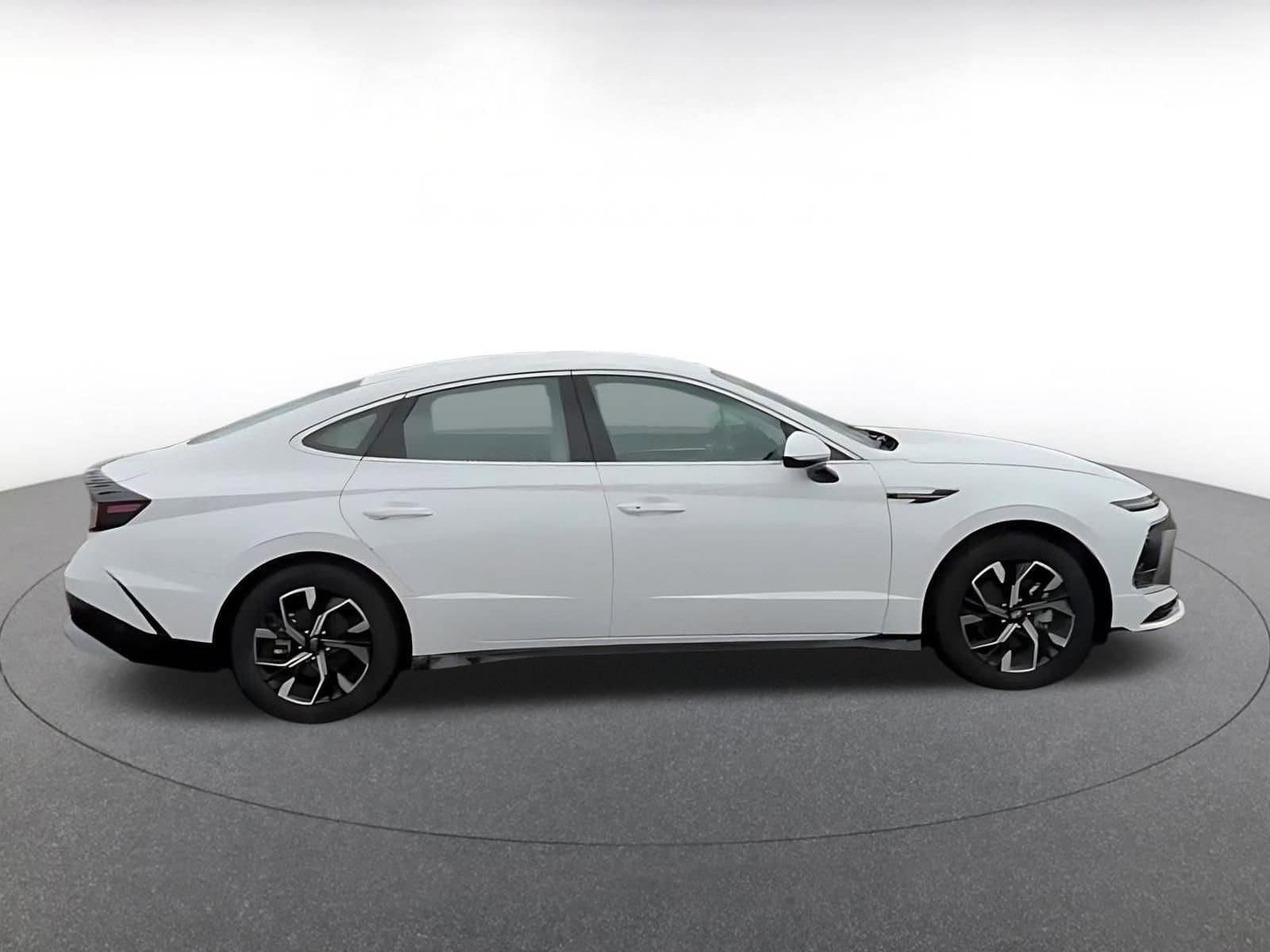 Thumbnail: 2025 Hyundai Sonata - 16