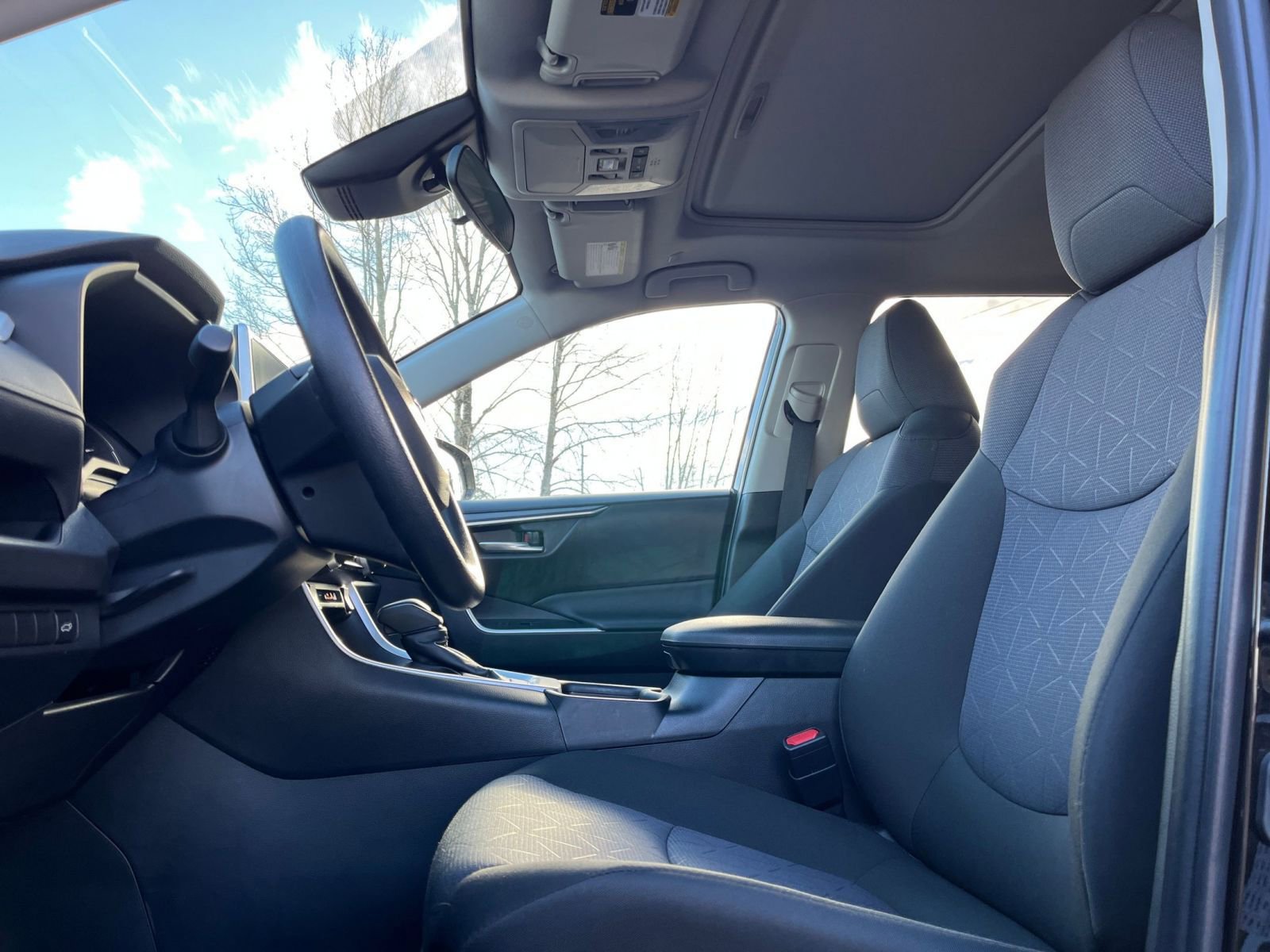 Thumbnail: 2025 Toyota RAV4 - 30