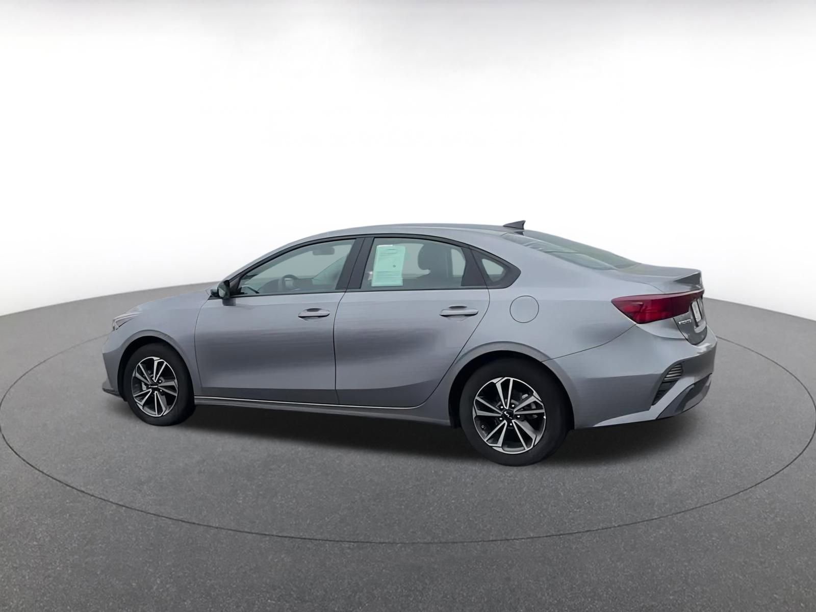 Thumbnail: 2024 Kia Forte - 11